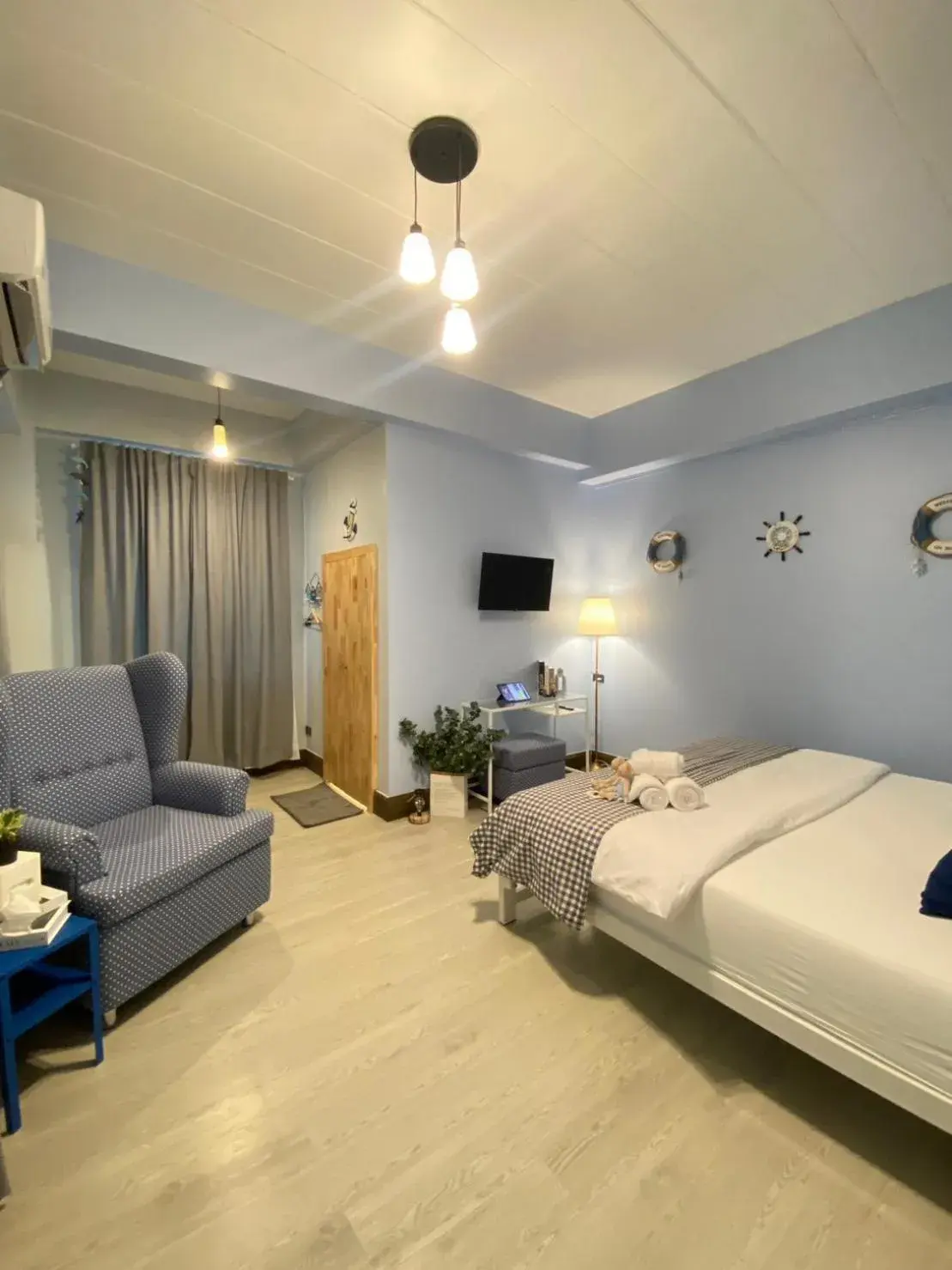 Bed in Triple J hotel Trang Bed in Triple J hotel Trang