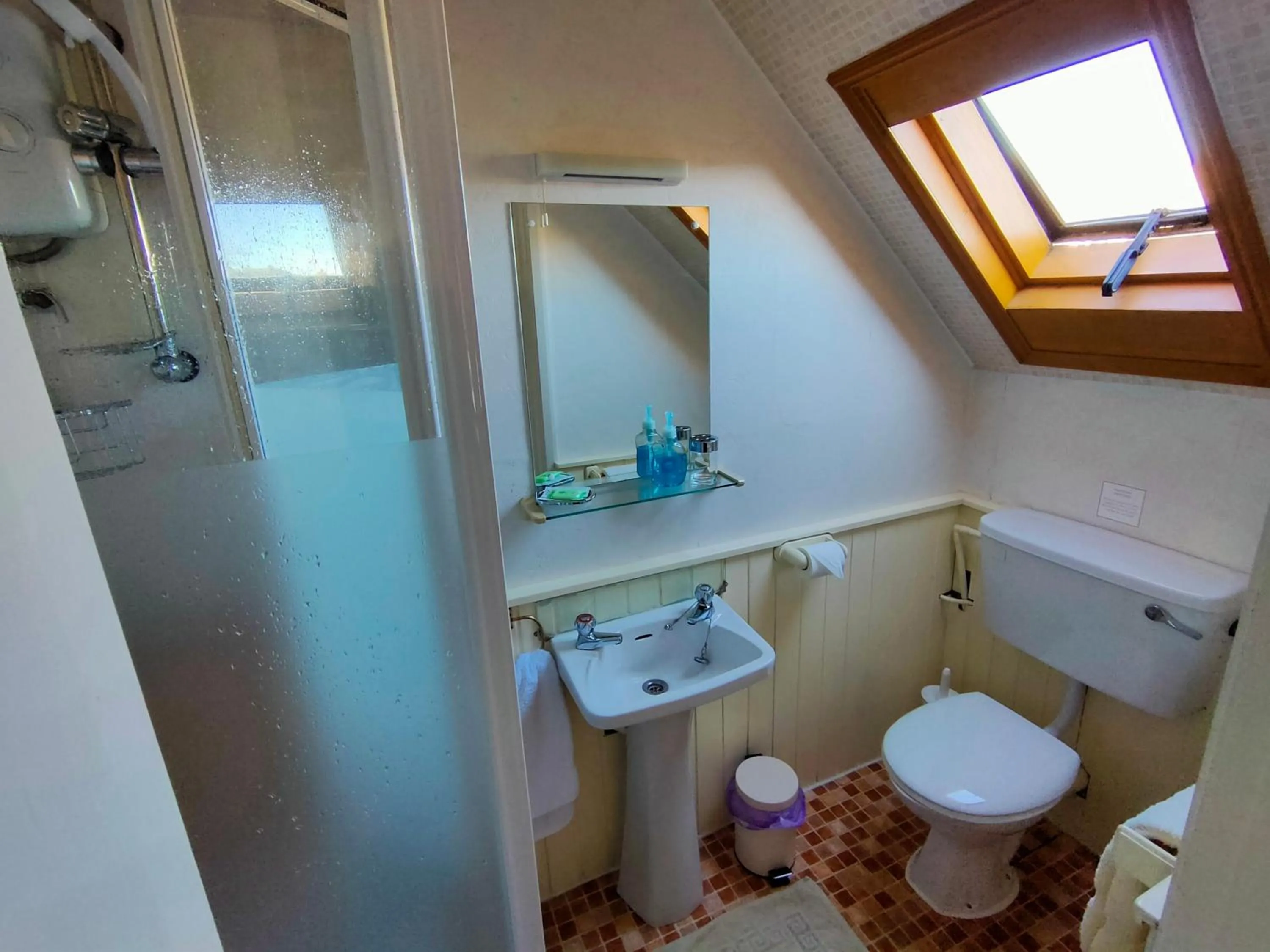 Bathroom in Bluestones