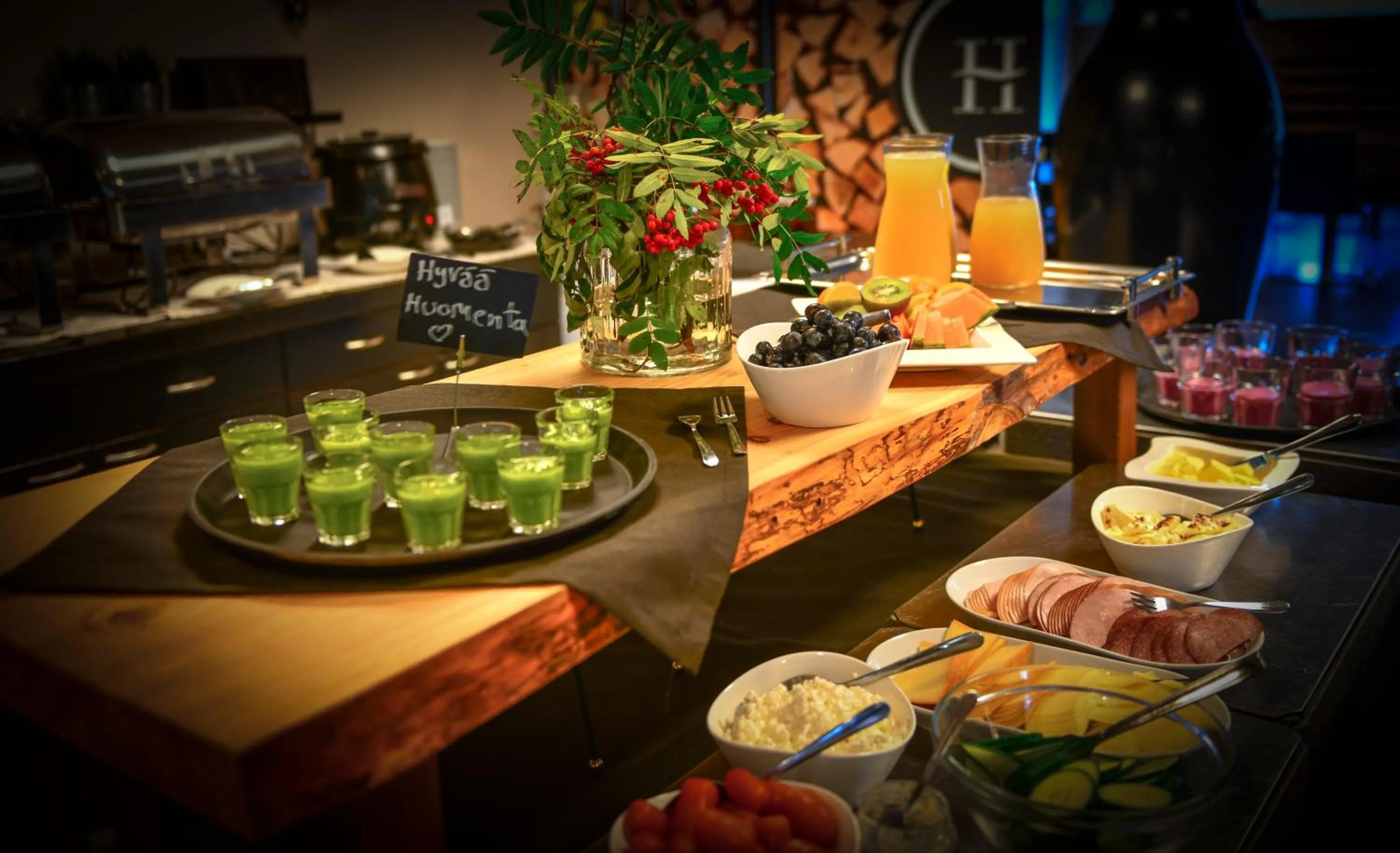 Restaurant/places to eat in Aateli Lakeside Chalets - former Vuokatti Suites