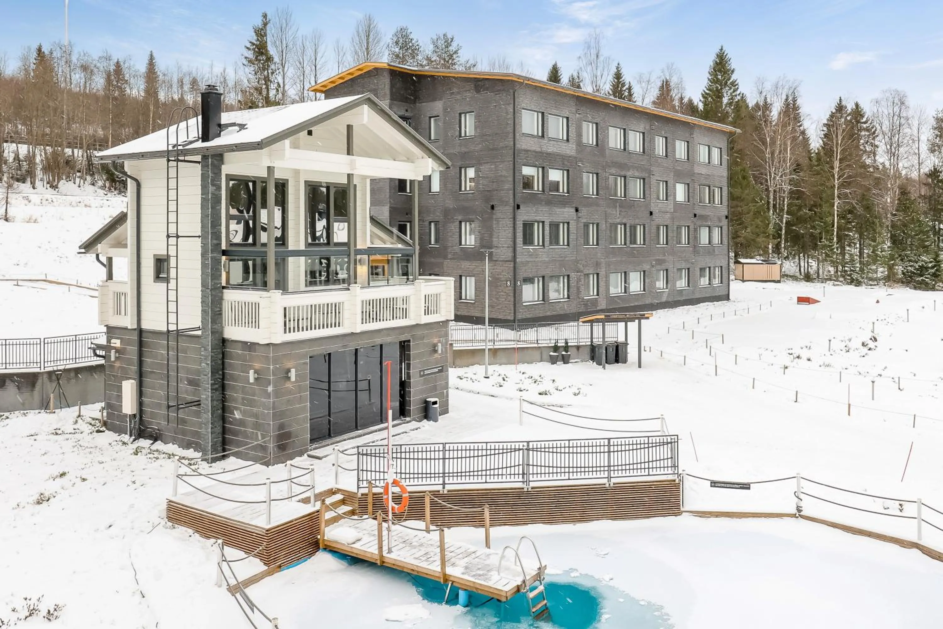 Property building in Aateli Lakeside Chalets - former Vuokatti Suites