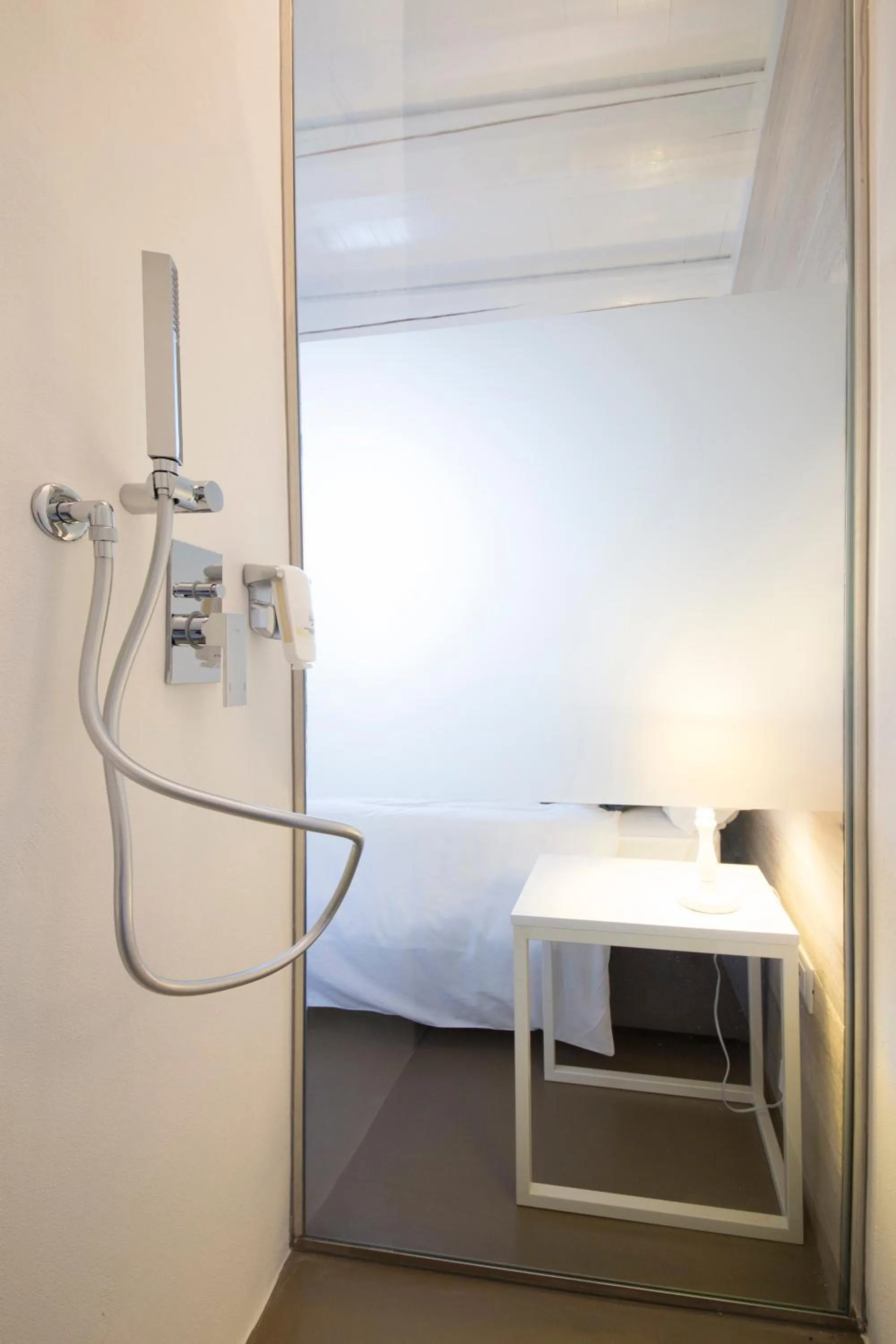 Shower, Bed in Residenza Amblingh