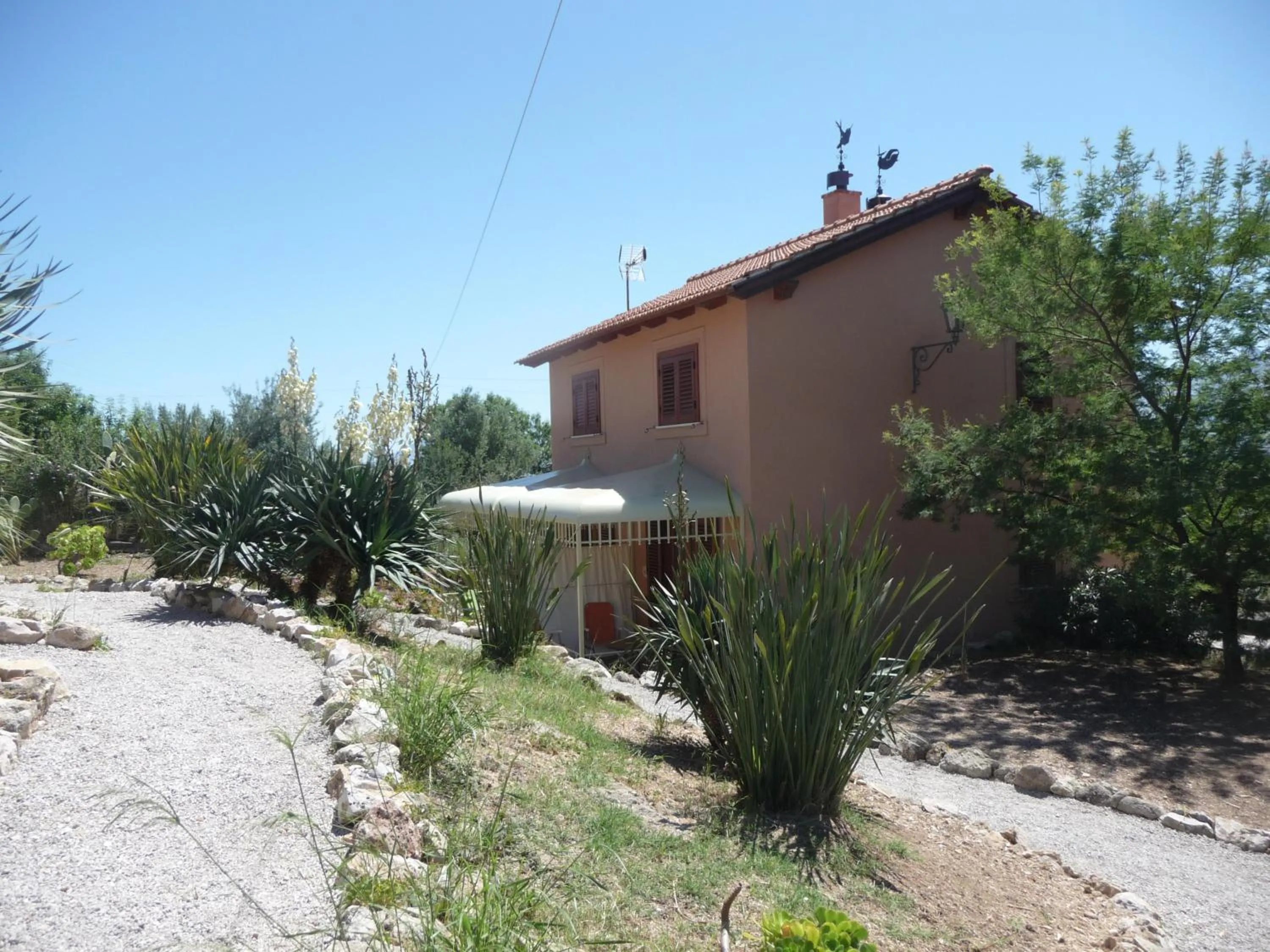 Facade/entrance in Villa Paladino Solunto