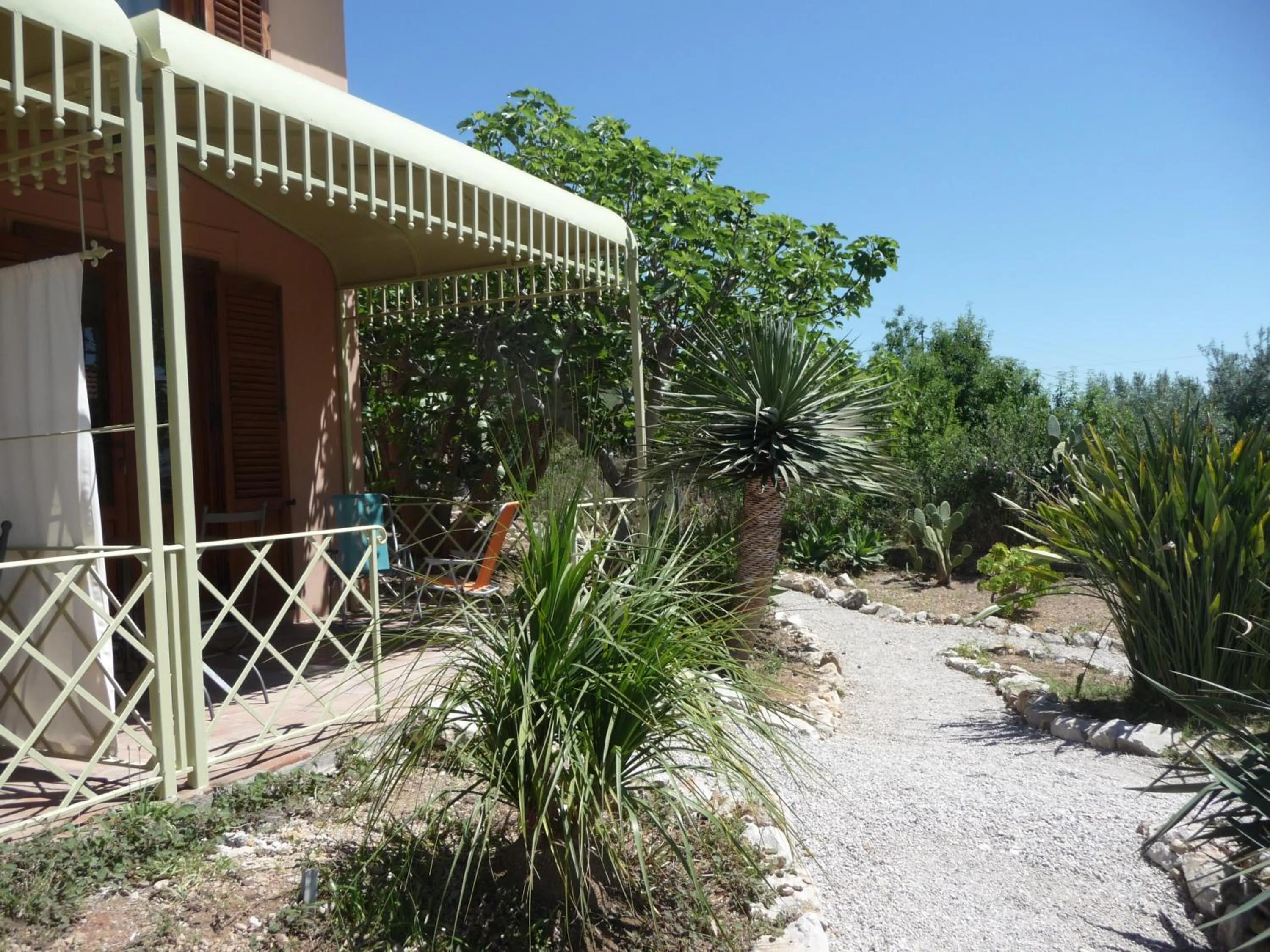 Facade/entrance in Villa Paladino Solunto