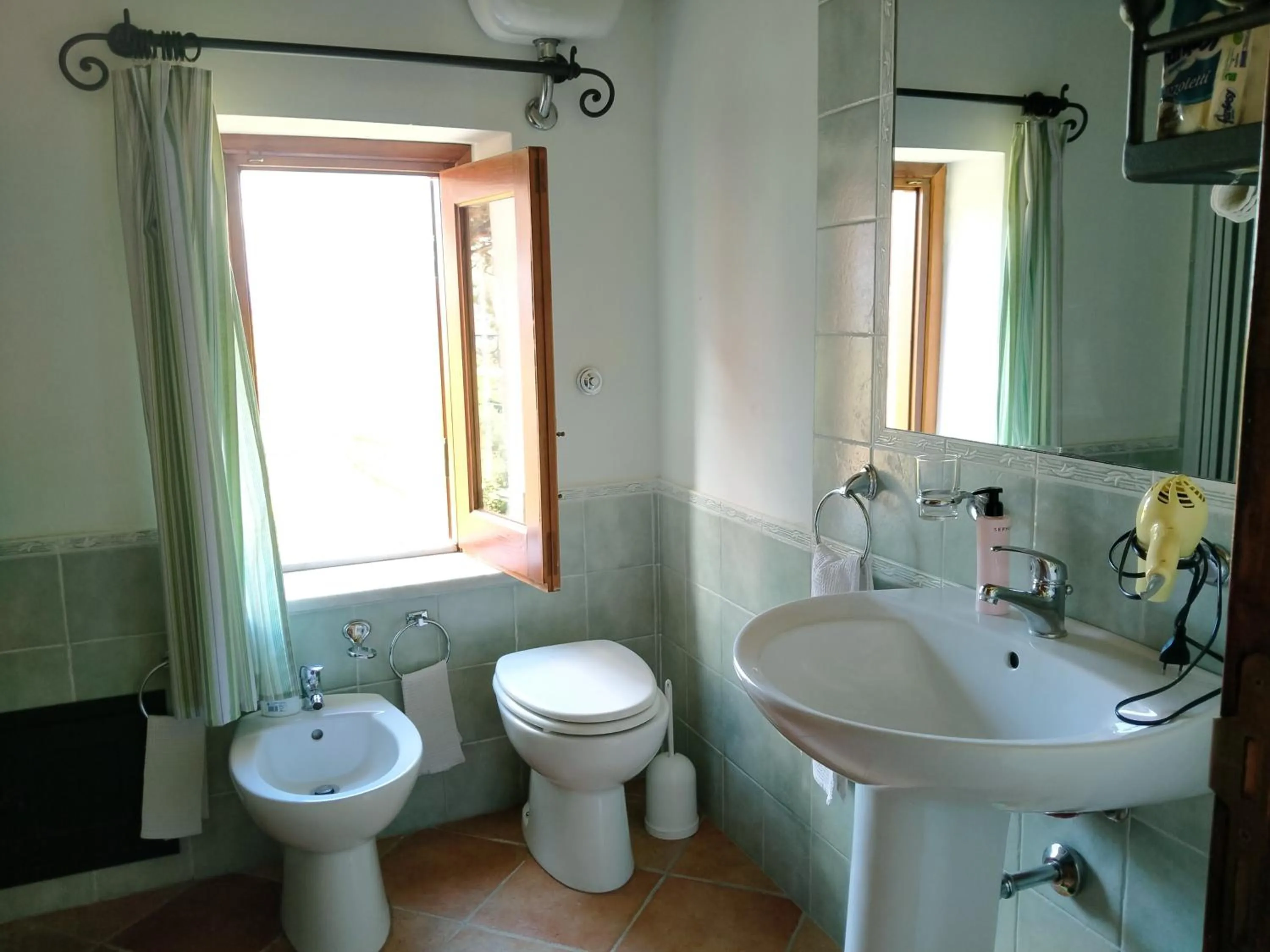 Bathroom in Villa Paladino Solunto