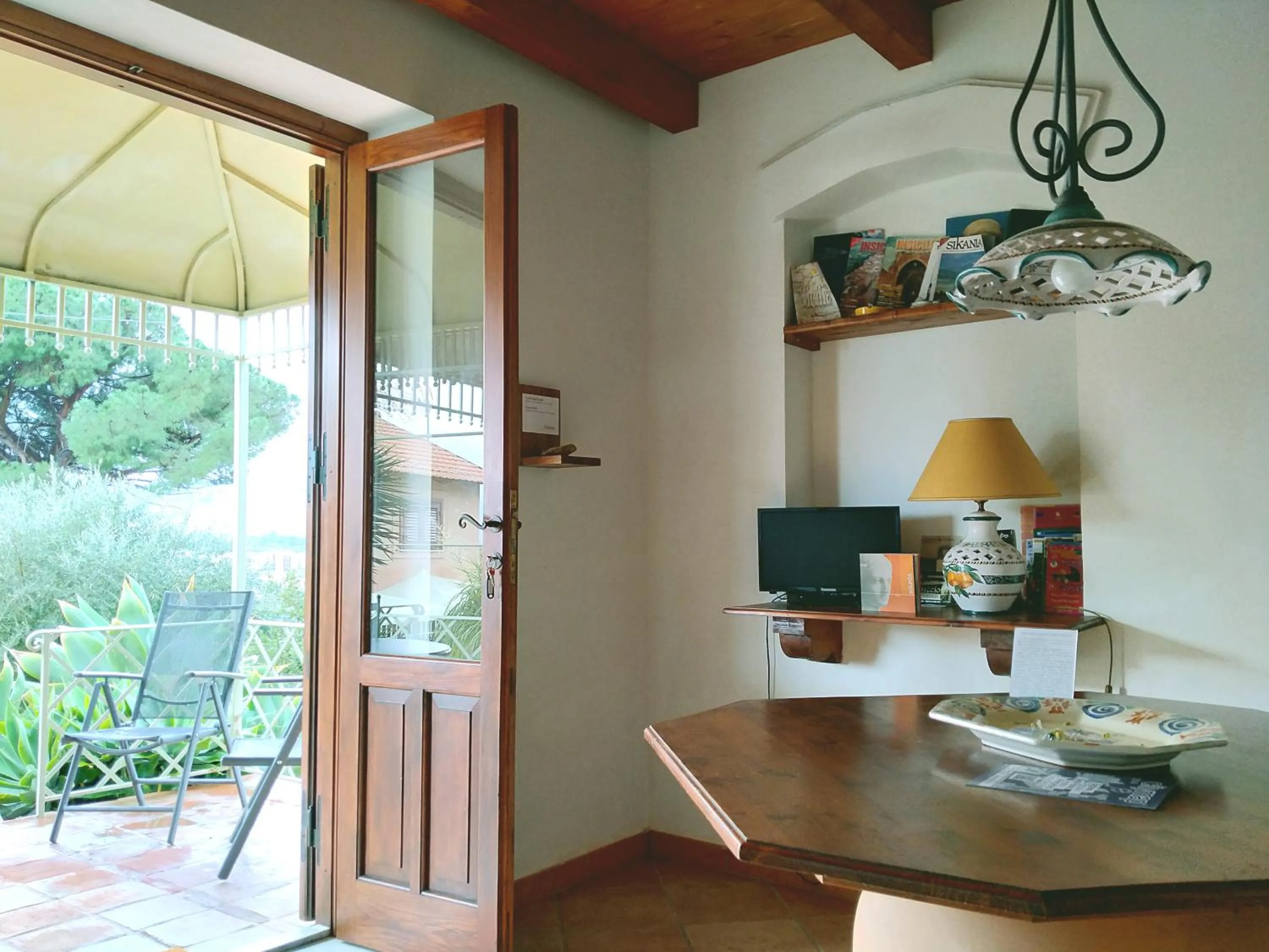 TV and multimedia in Villa Paladino Solunto