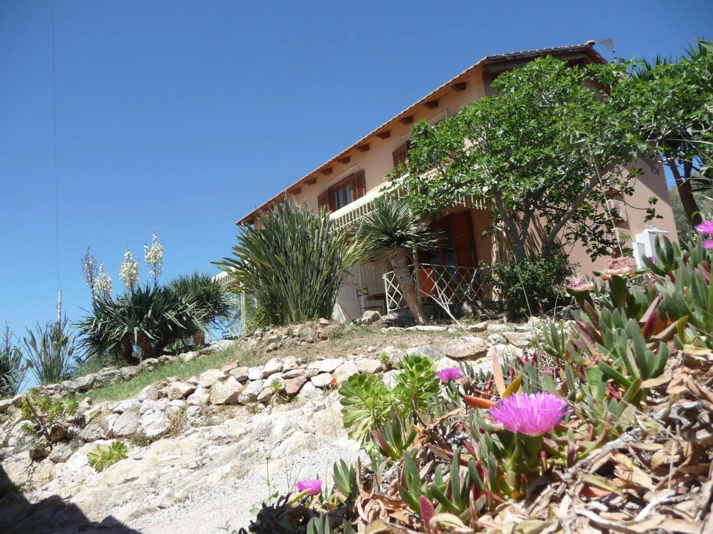 Garden in Villa Paladino Solunto