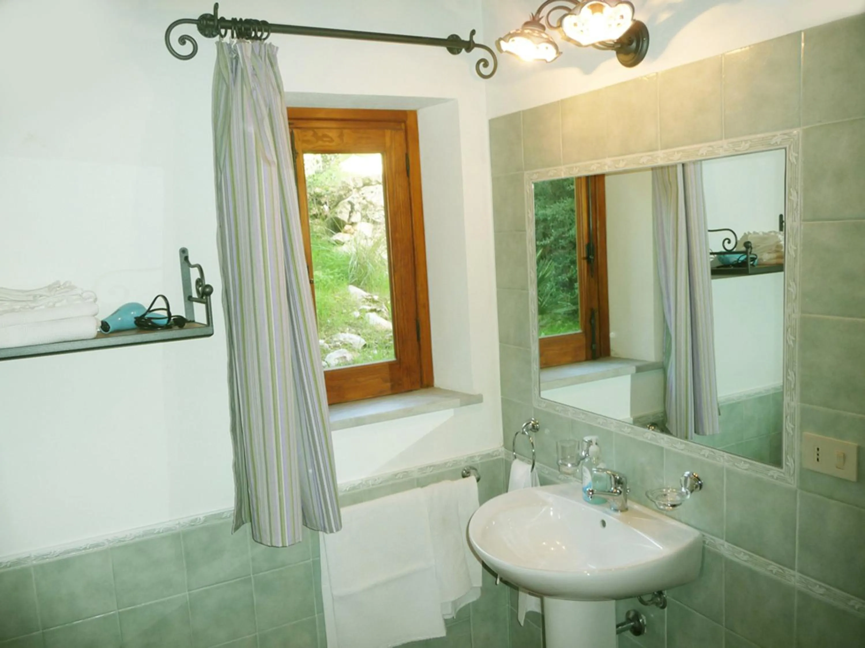 Bathroom in Villa Paladino Solunto