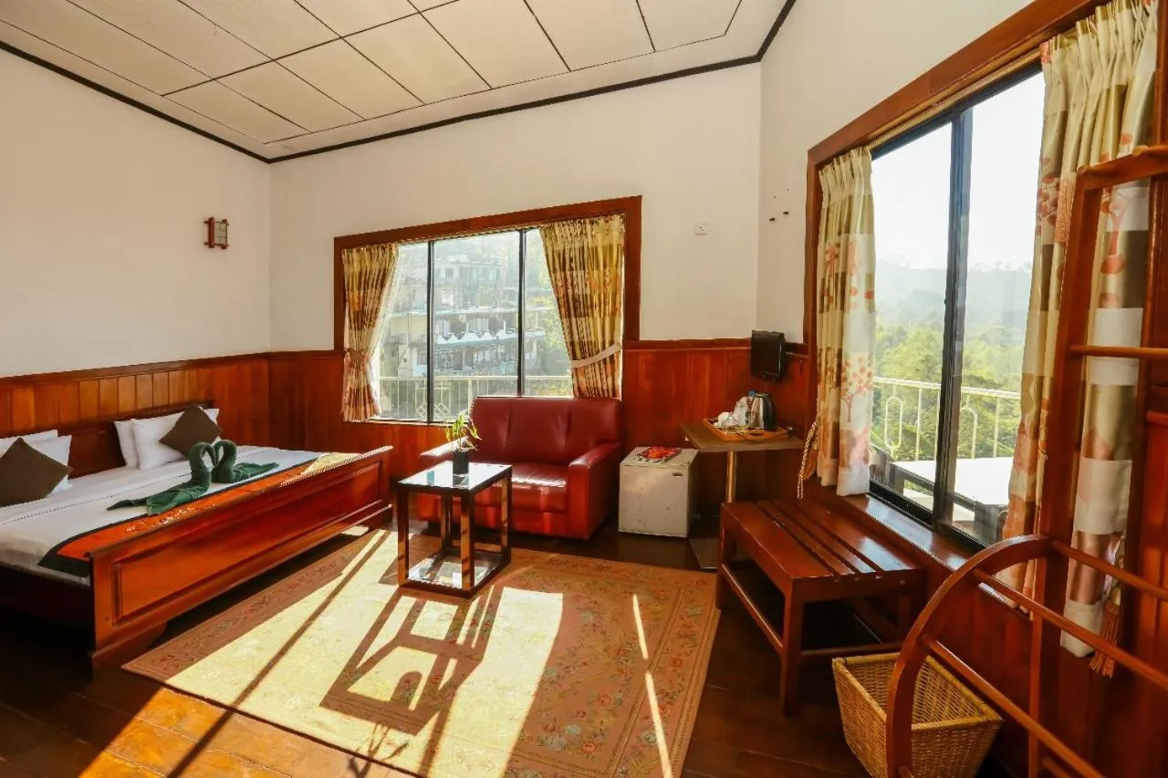 Srilak View Holiday Inn