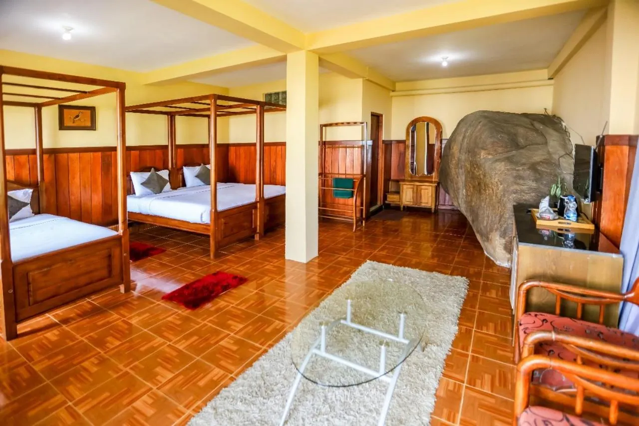 Srilak View Holiday Inn