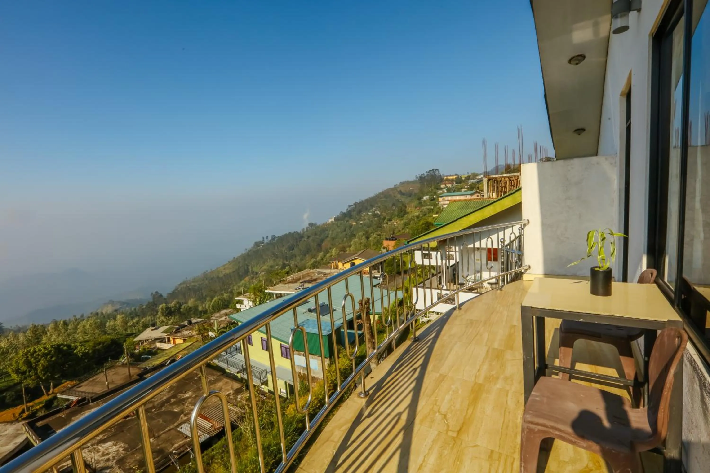 Srilak View Holiday Inn