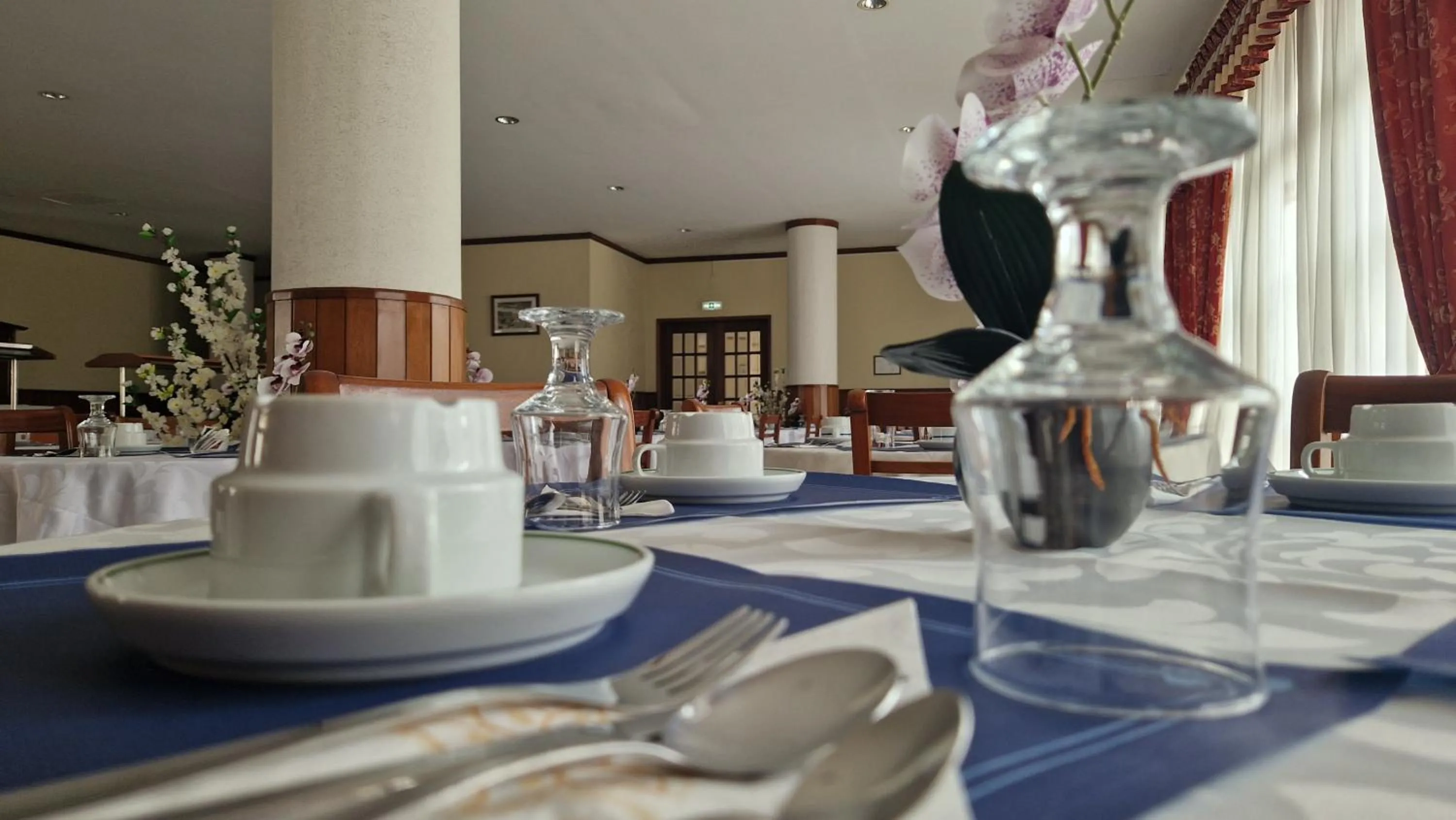 Buffet breakfast in Hotel Peninsular