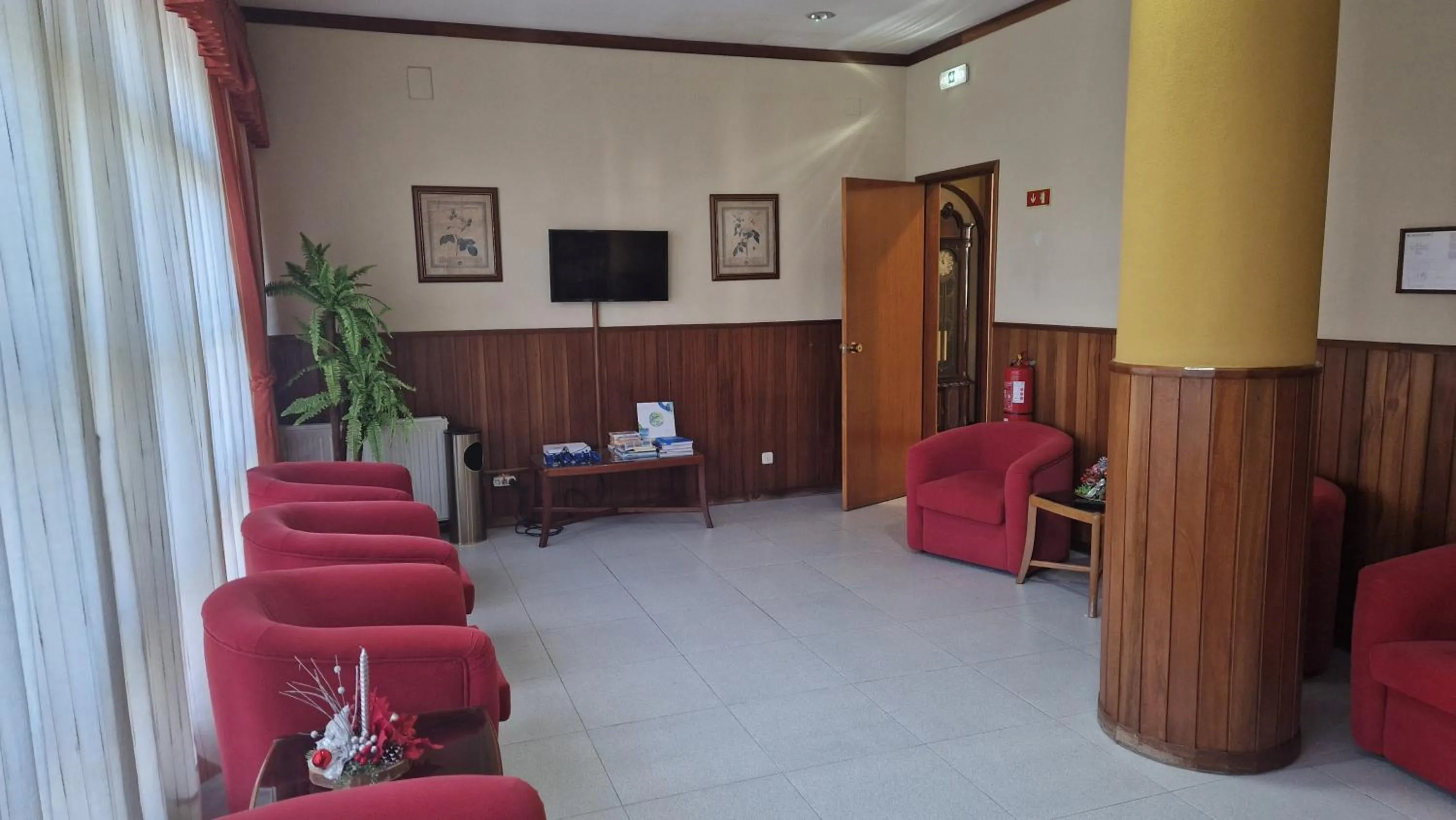 TV and multimedia in Hotel Peninsular