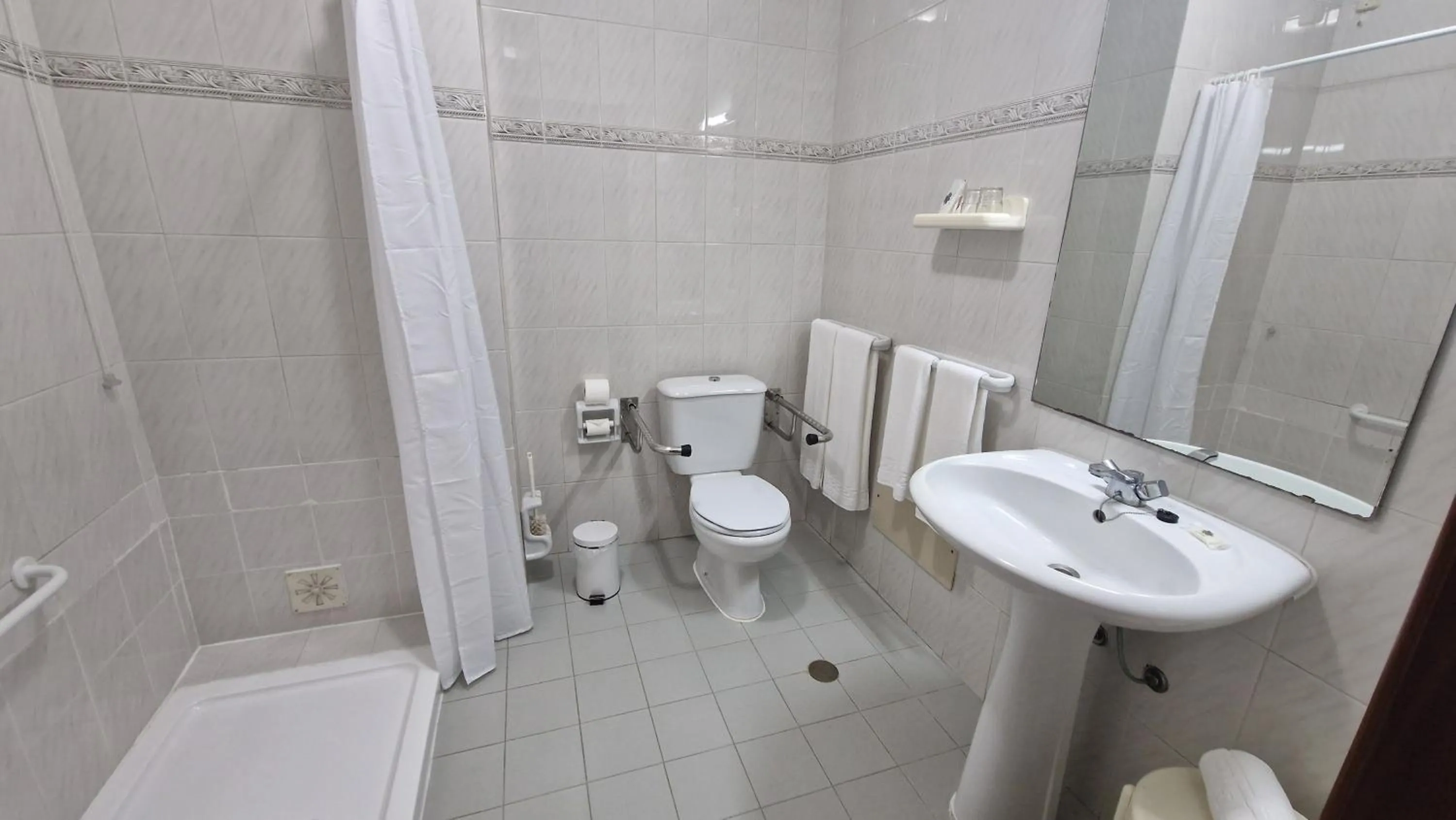 Bathroom in Hotel Peninsular