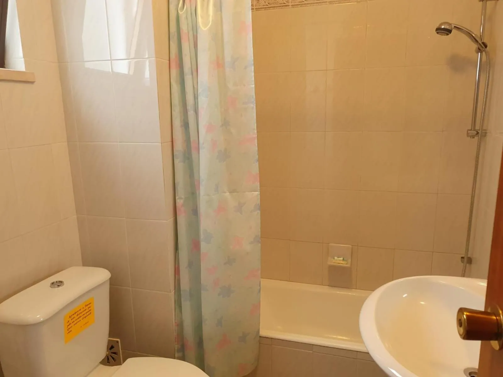 Shower in Hotel Peninsular
