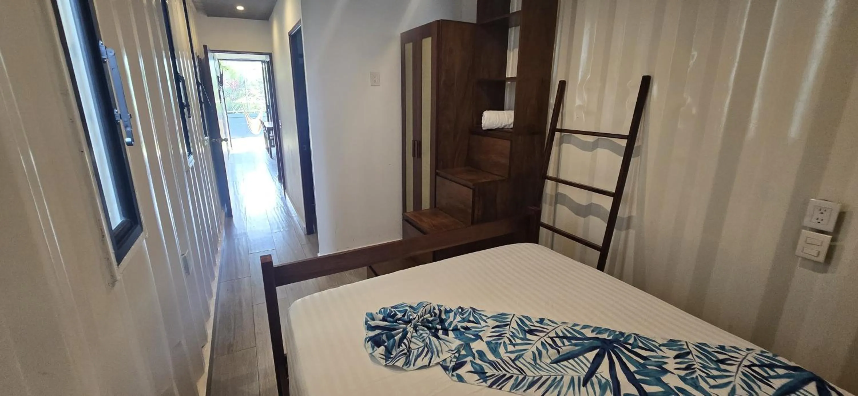 Photo of the whole room, Bed in Containers Bacalar