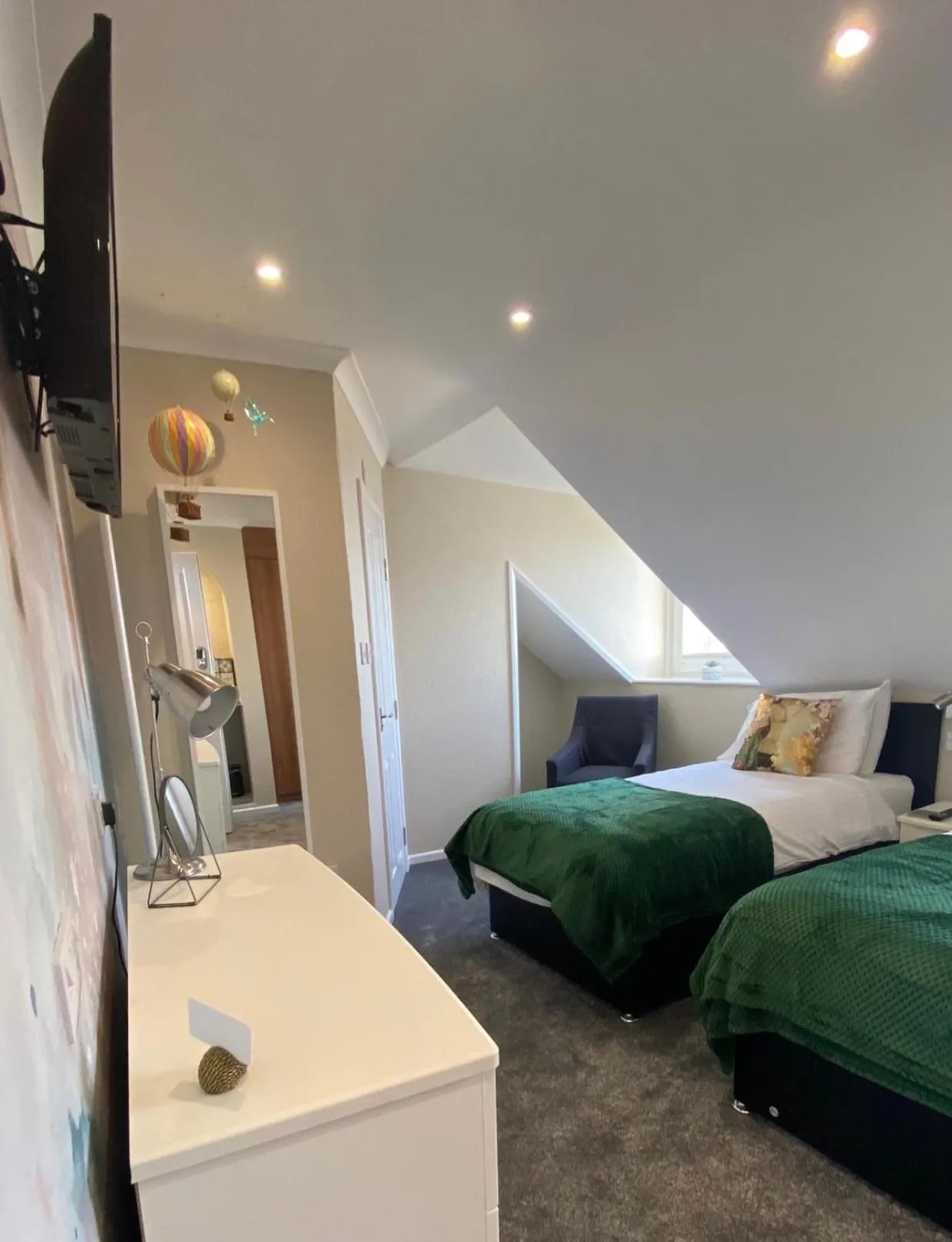  Triple Room with Private Bathroom in St Johns Guest House
