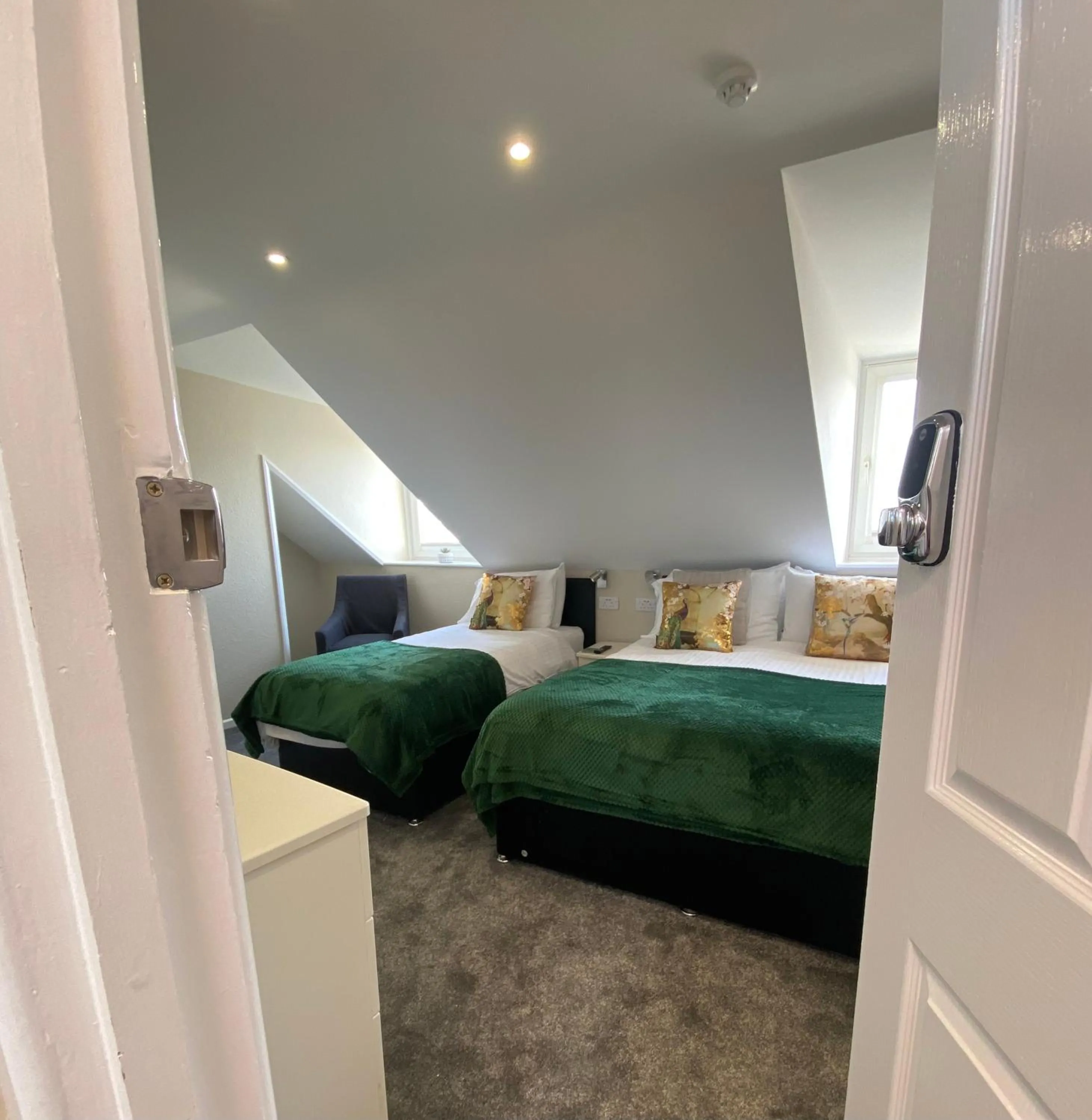  Triple Room with Private Bathroom in St Johns Guest House