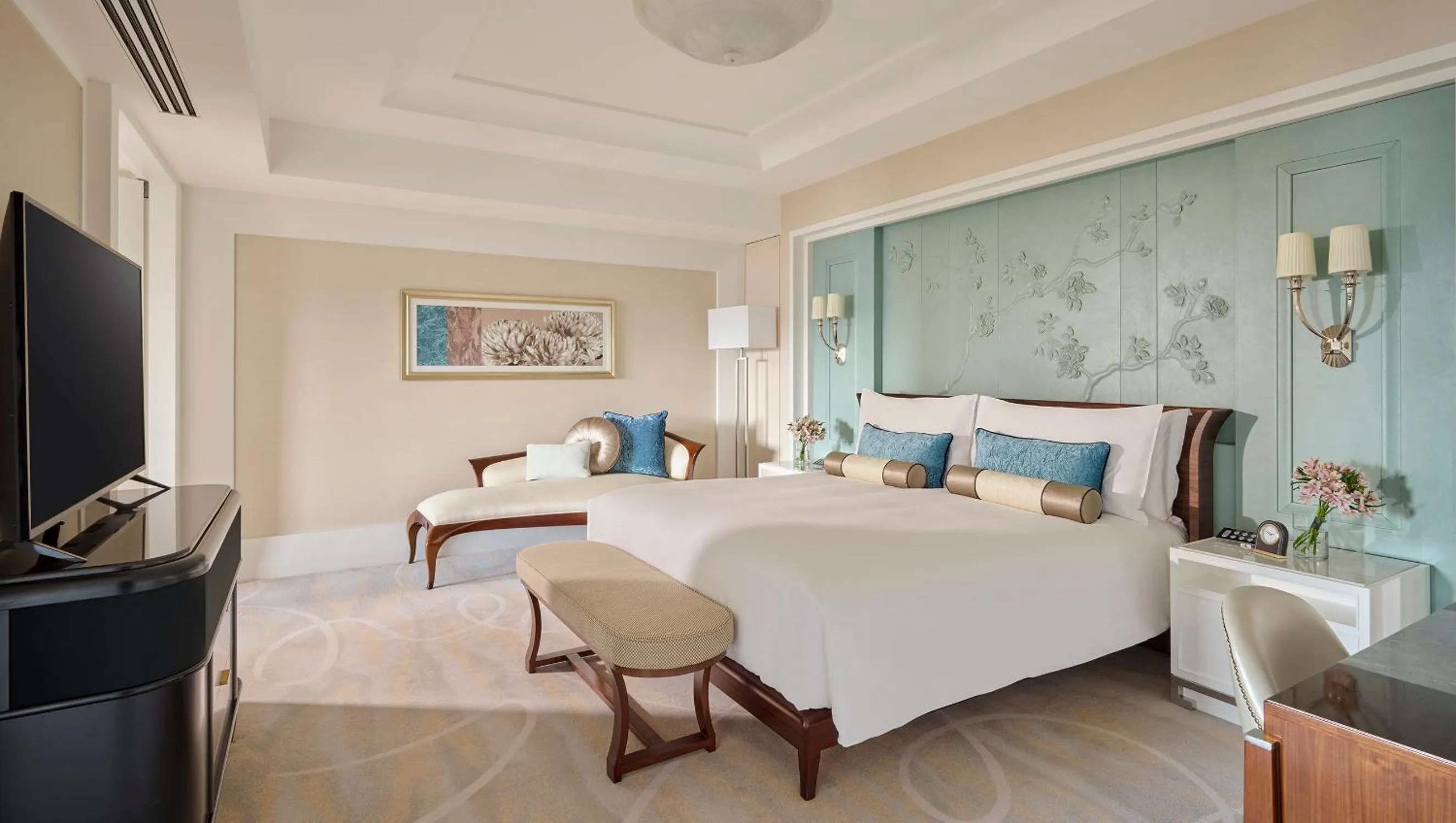 Bedroom, Bed in Mandarin Oriental, Taipei