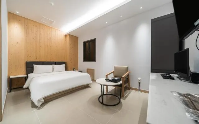 Bed in HOTEL MYEONG JAK