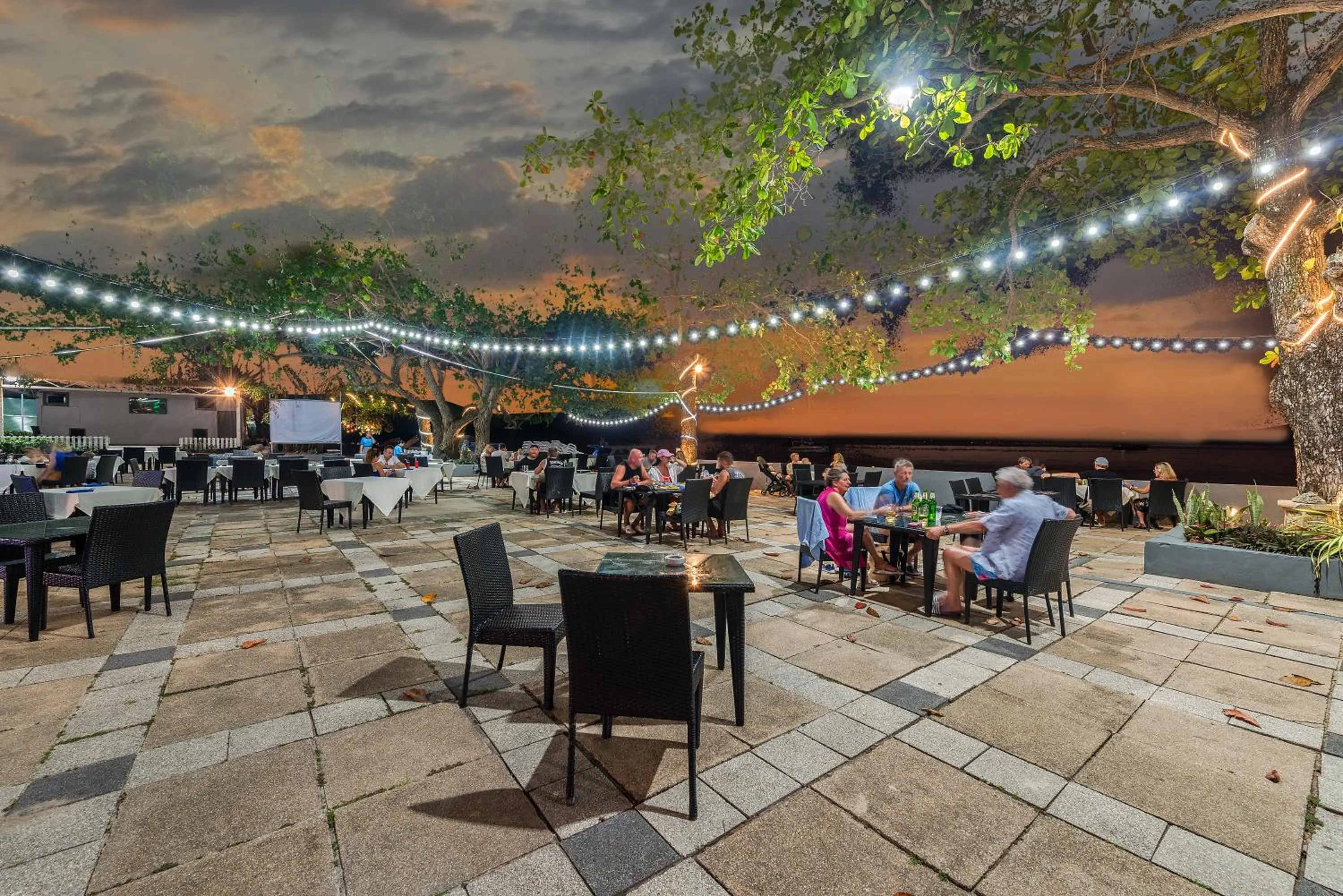 Night in Blue Bay Resort - Access to Pool and Beach-Phuket & Krabi