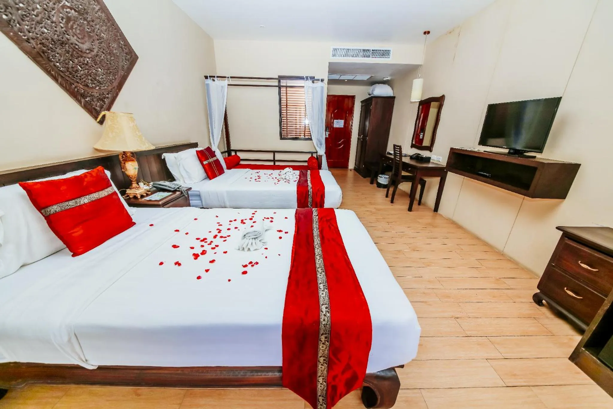 Bed in Blue Bay Resort - Access to Pool and Beach-Phuket & Krabi