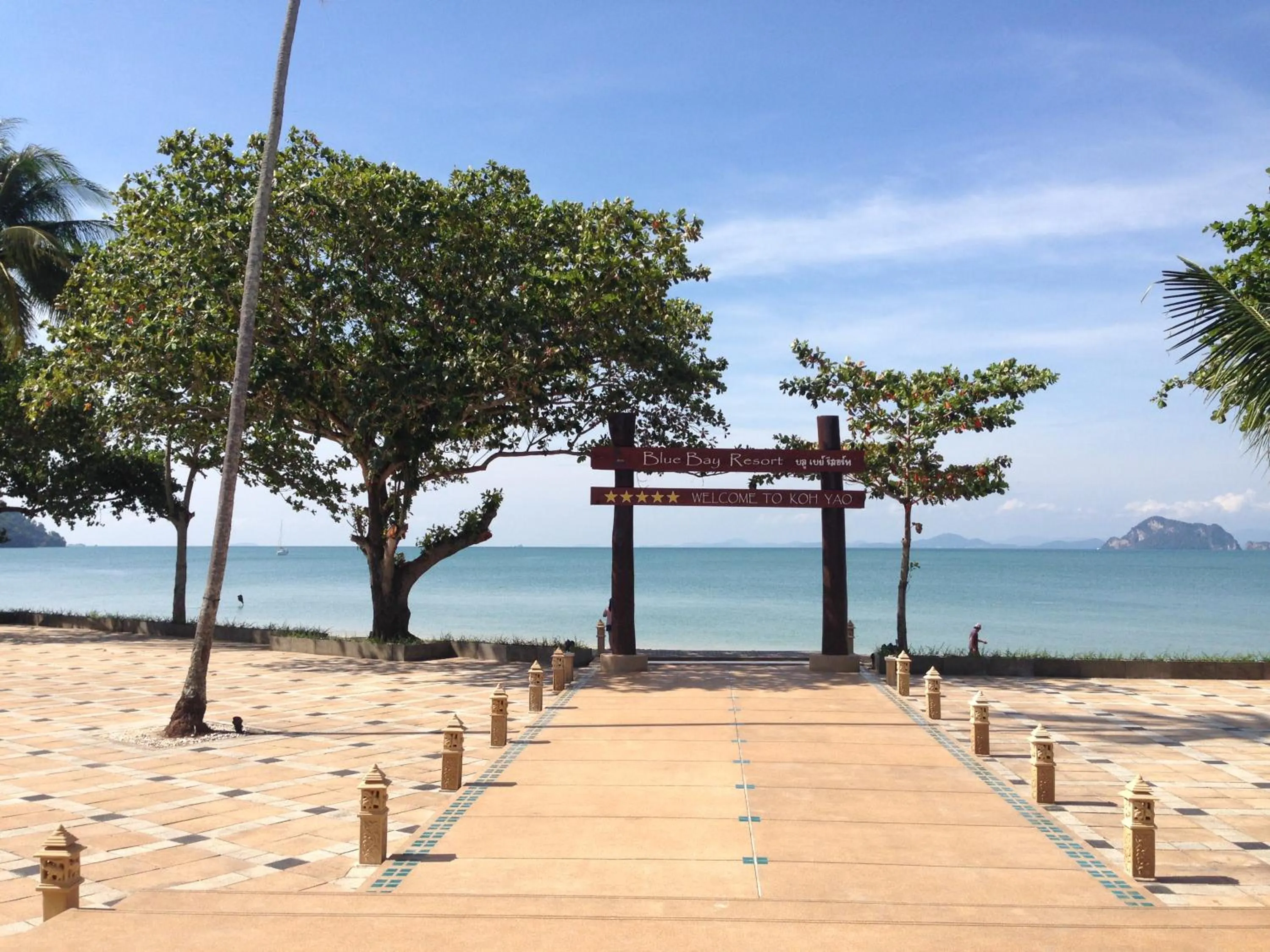 Day in Blue Bay Resort - Access to Pool and Beach-Phuket & Krabi