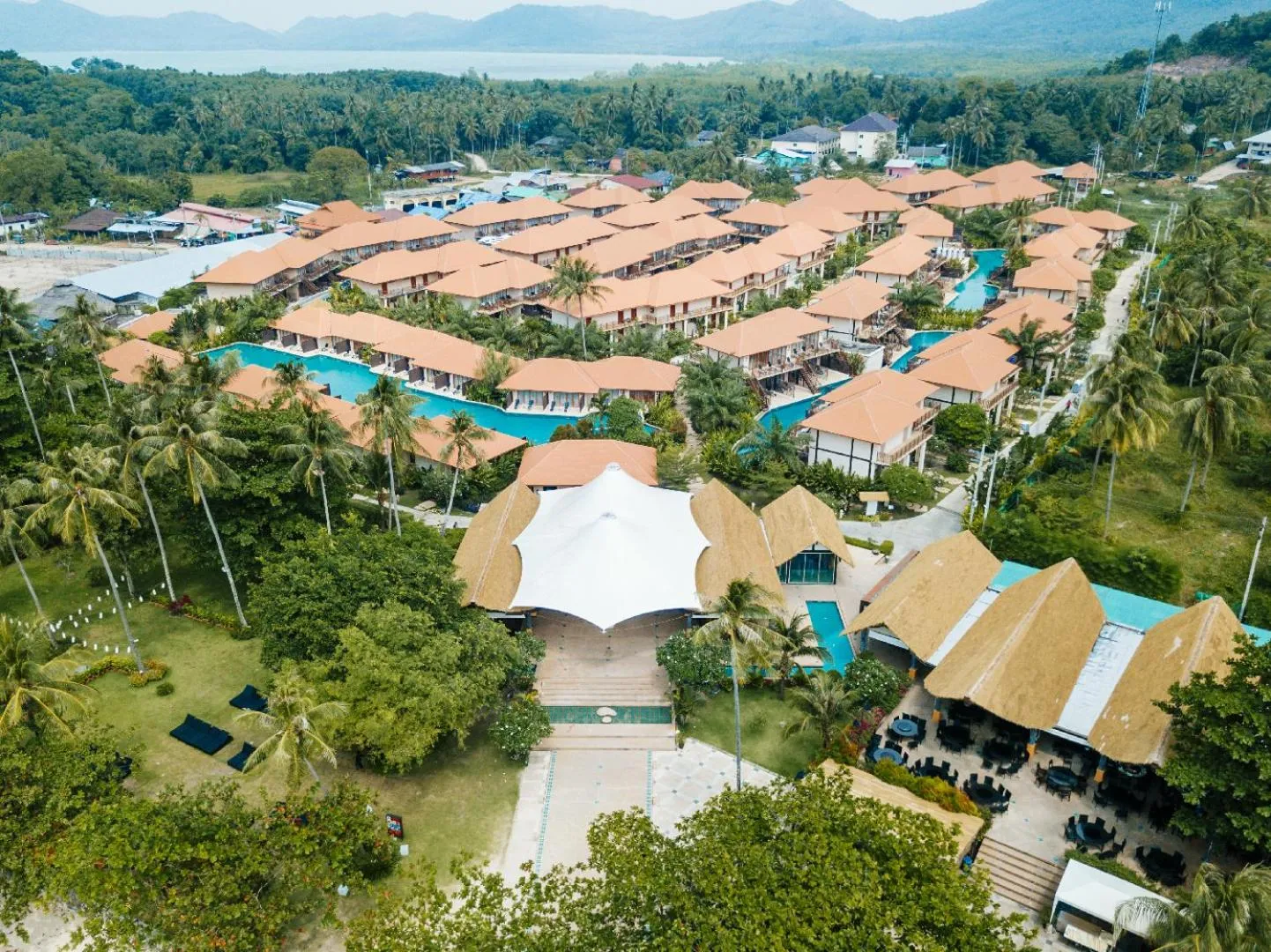 Property building in Blue Bay Resort - Access to Pool and Beach-Phuket & Krabi