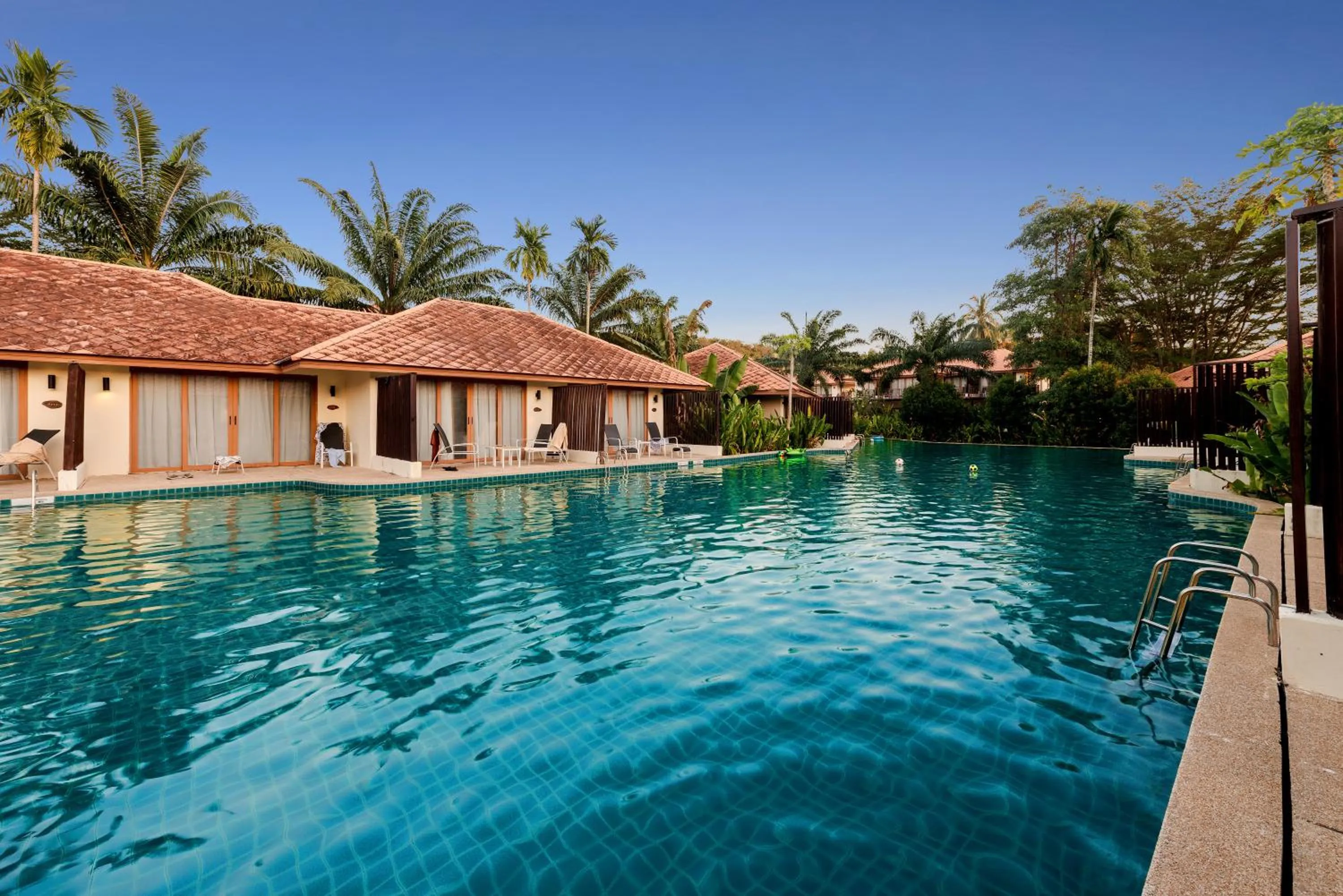 Property building in Blue Bay Resort - Access to Pool and Beach-Phuket & Krabi