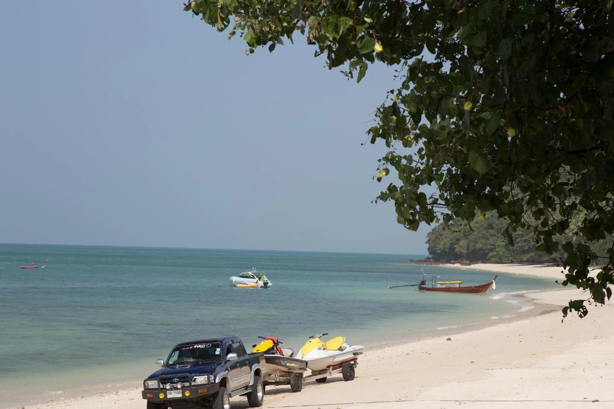 Day in Blue Bay Resort - Access to Pool and Beach-Phuket & Krabi