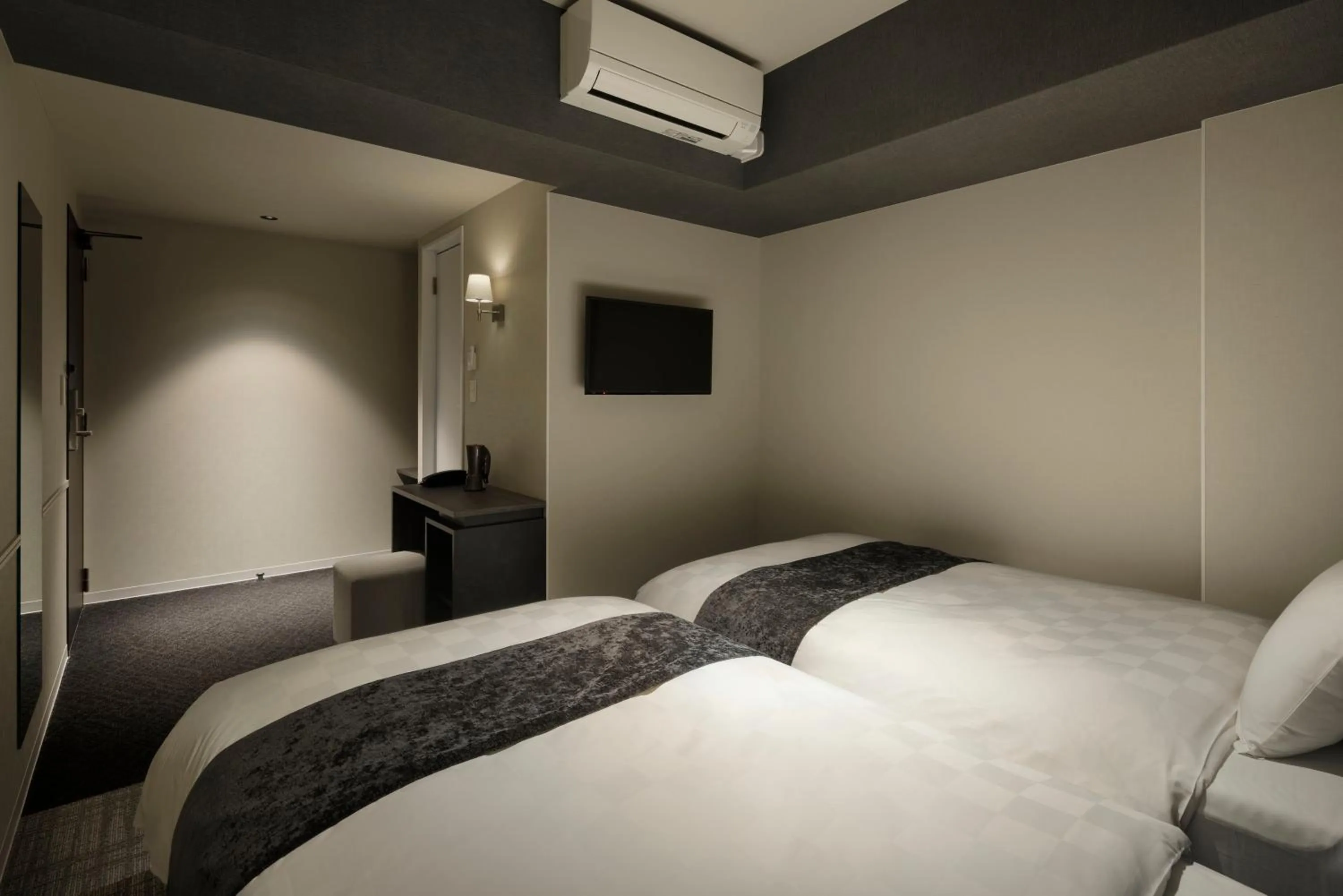 Bed in the b osaka-shinsekai