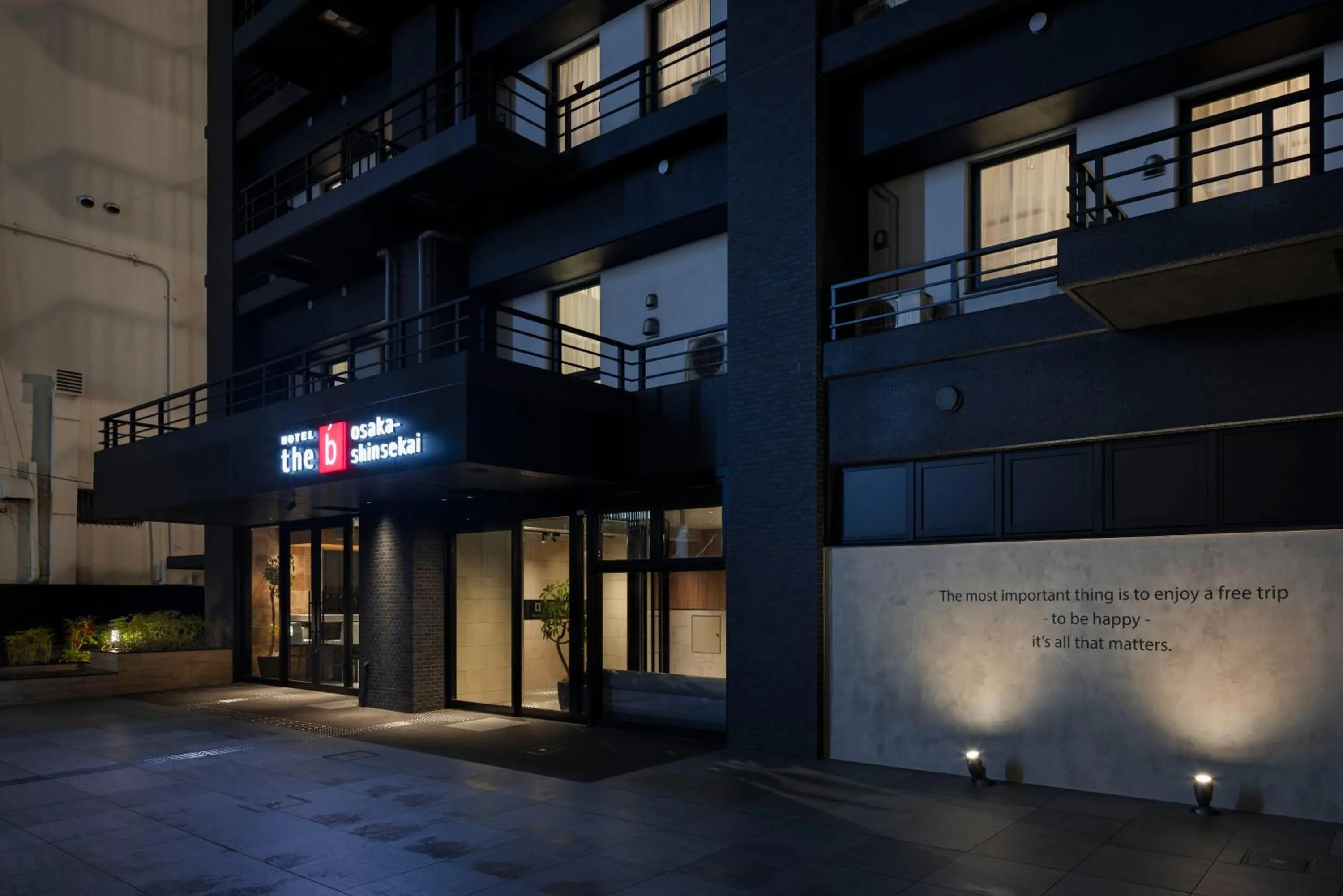 Property building in the b osaka-shinsekai