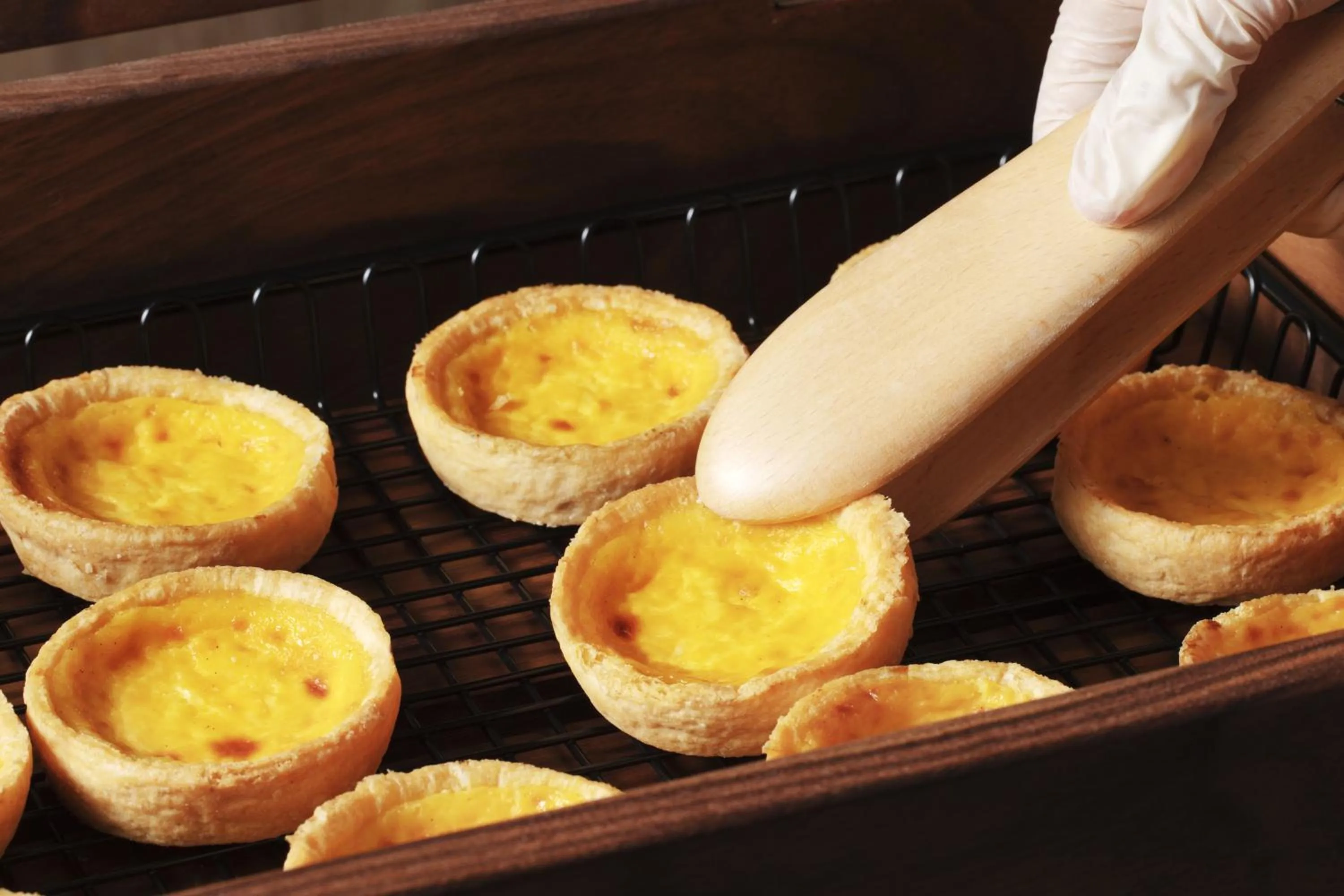 Area and facilities in the b osaka-shinsekai