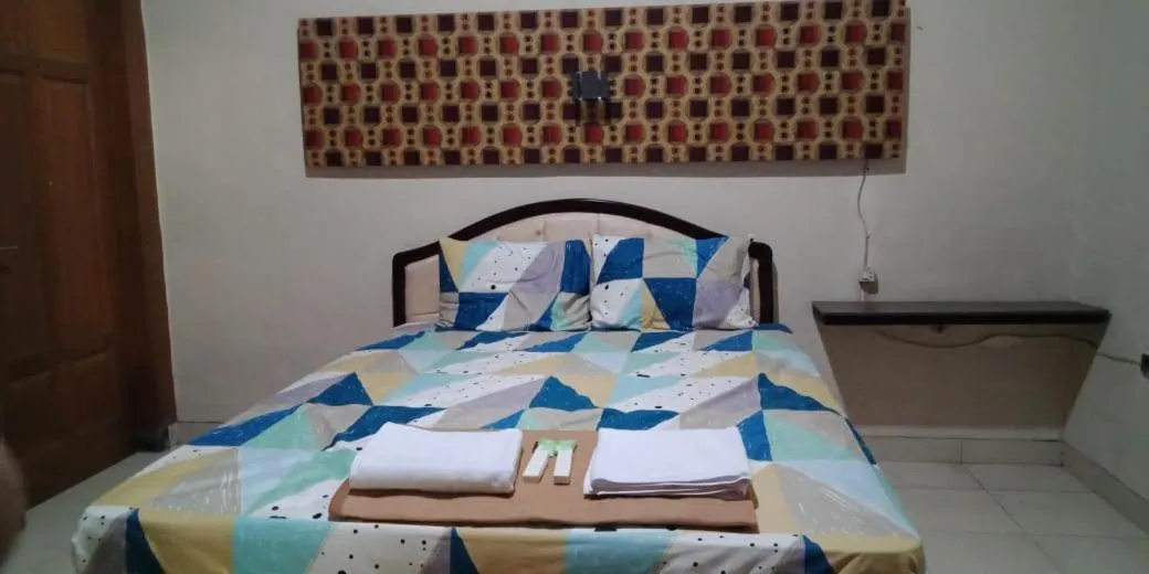 Azifa inn solo near RS JIH Solo