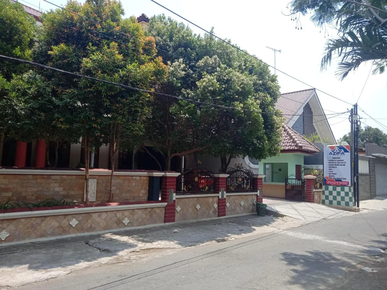 Azifa inn solo near RS JIH Solo