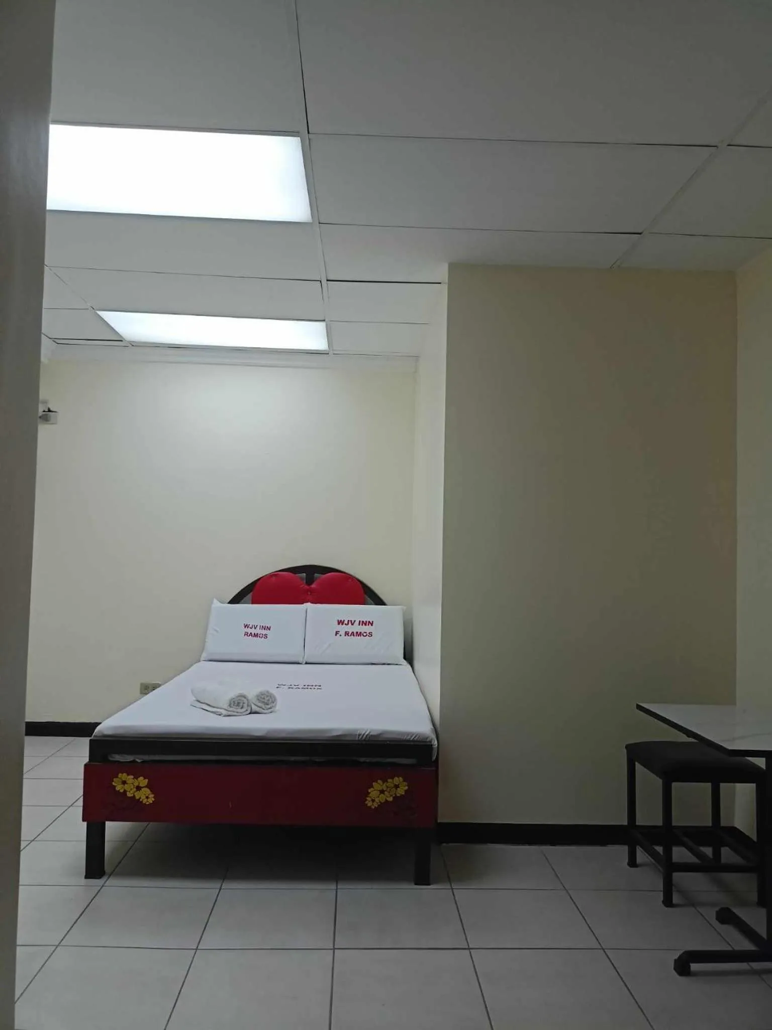 Bed in WJV INN RAMOS