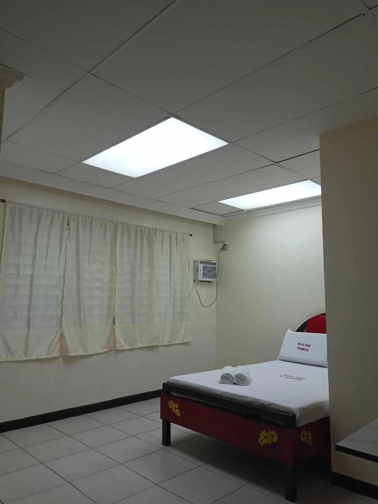 Bed in WJV INN RAMOS