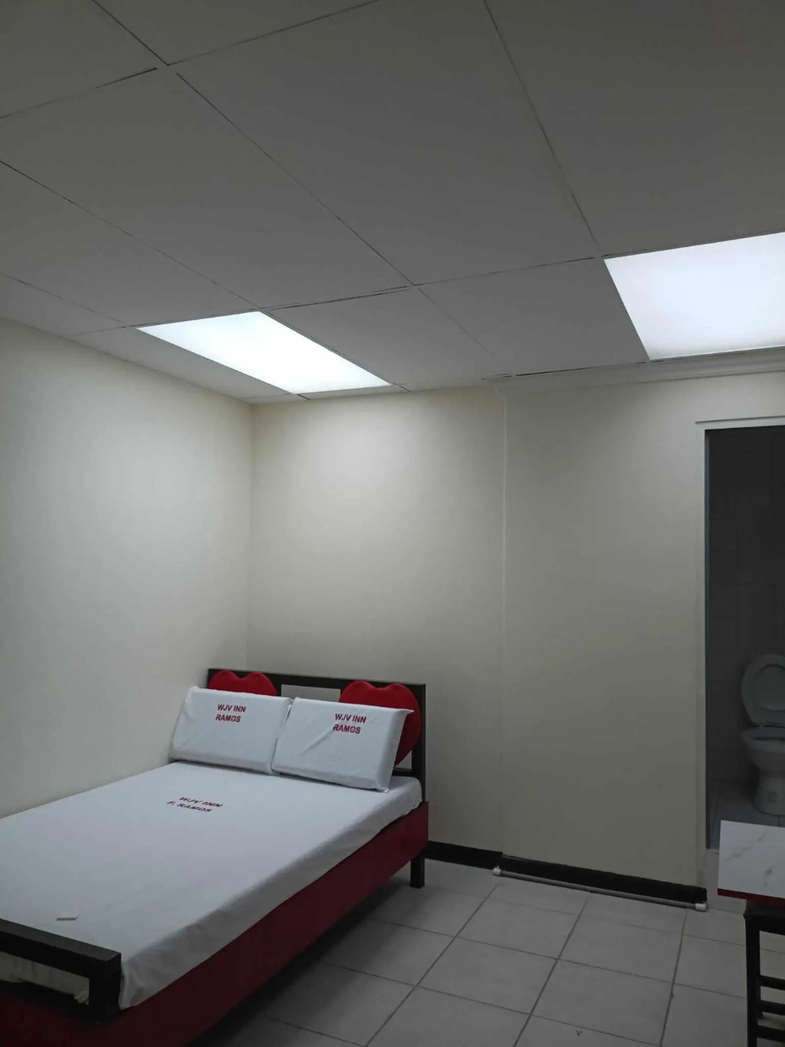 Bed in WJV INN RAMOS