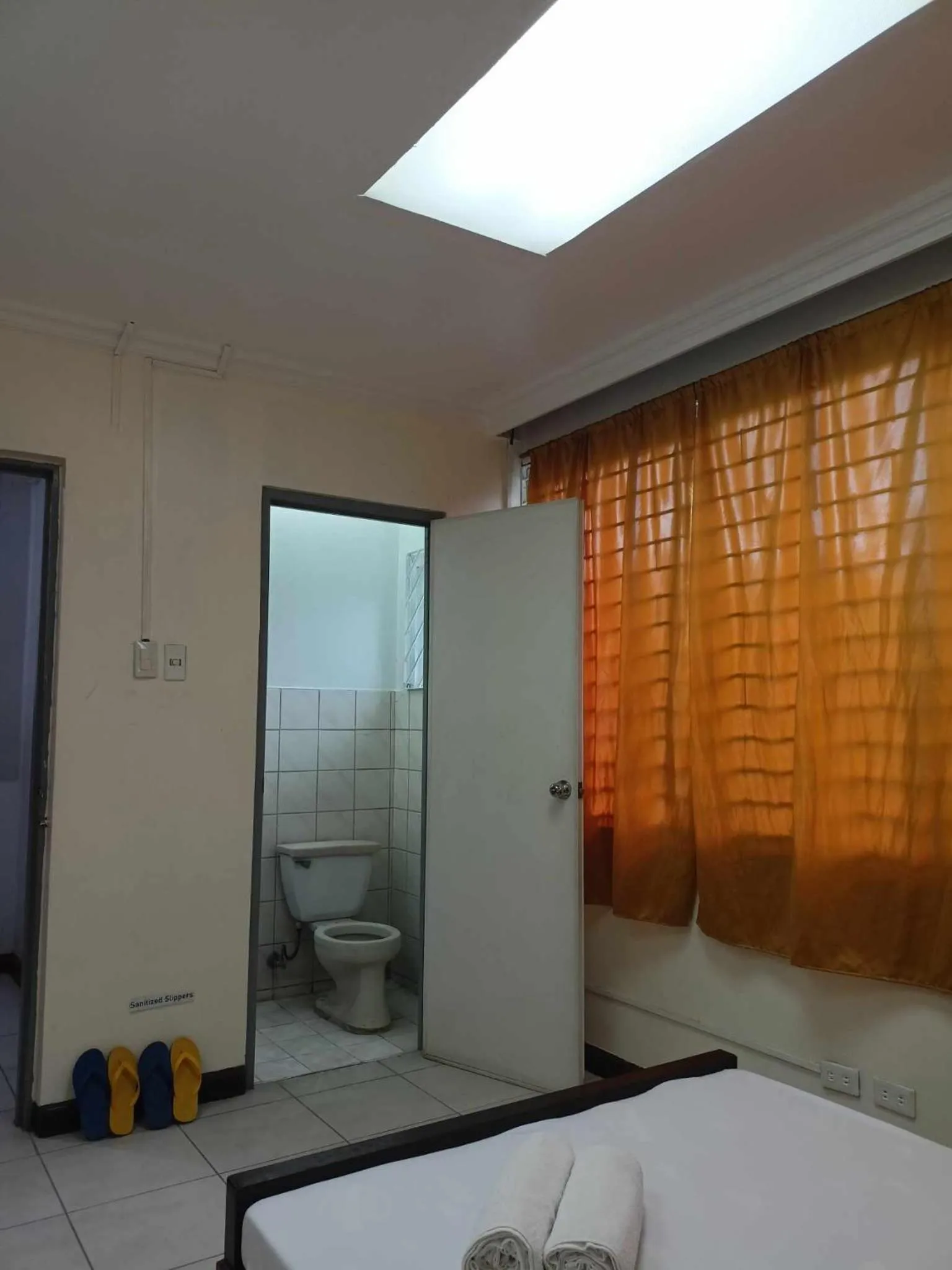 Toilet, Bed in WJV INN RAMOS