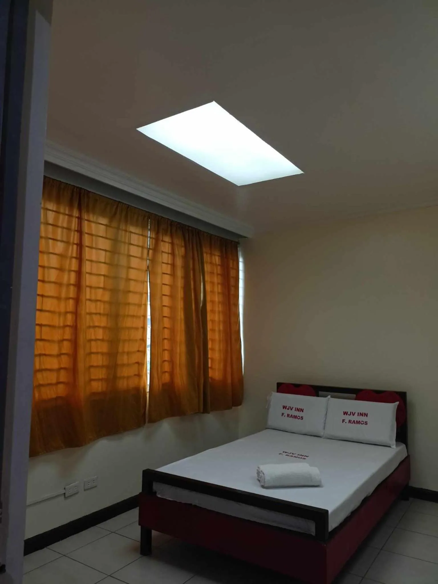 Bed in WJV INN RAMOS