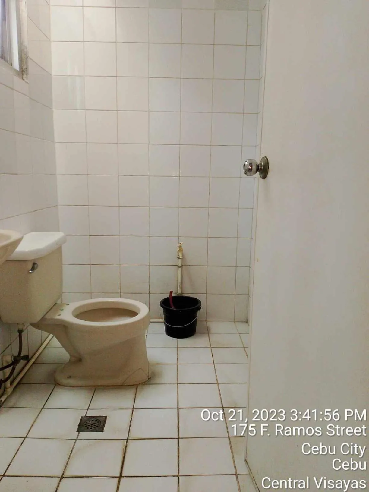 Toilet in WJV INN RAMOS