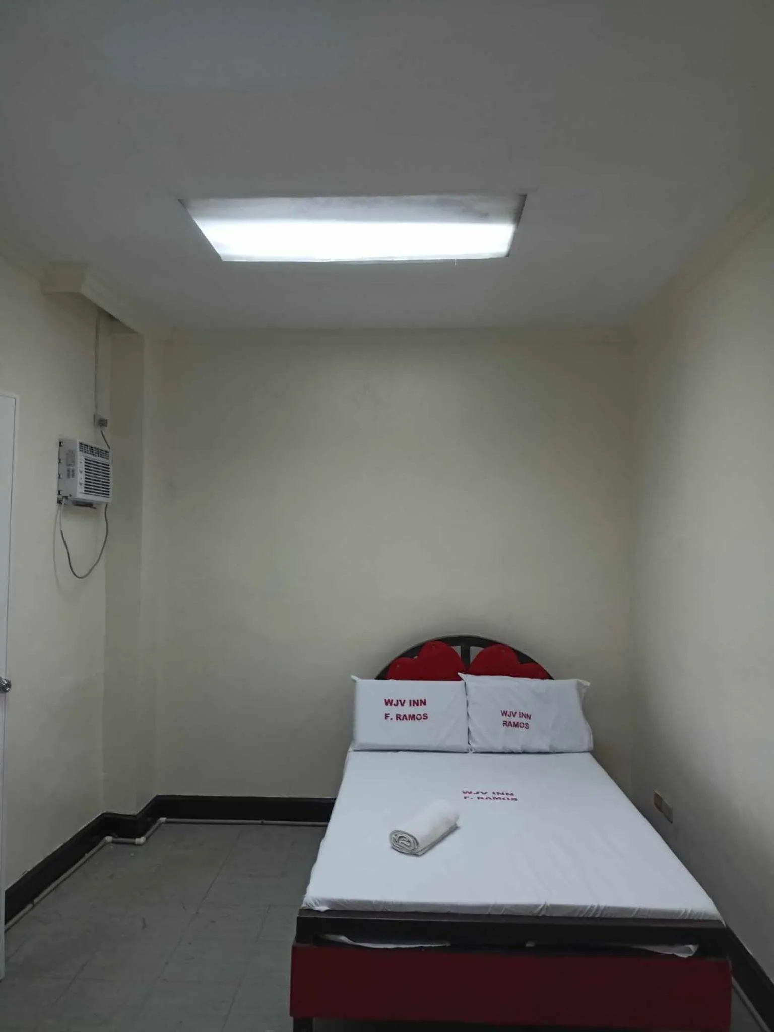Bed in WJV INN RAMOS