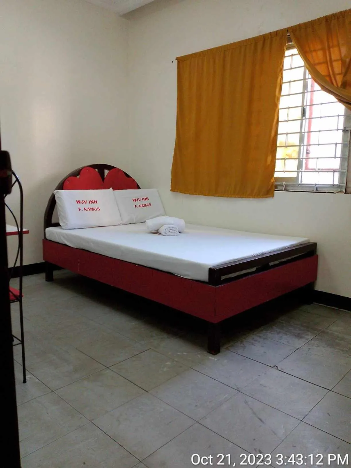 Bed in WJV INN RAMOS