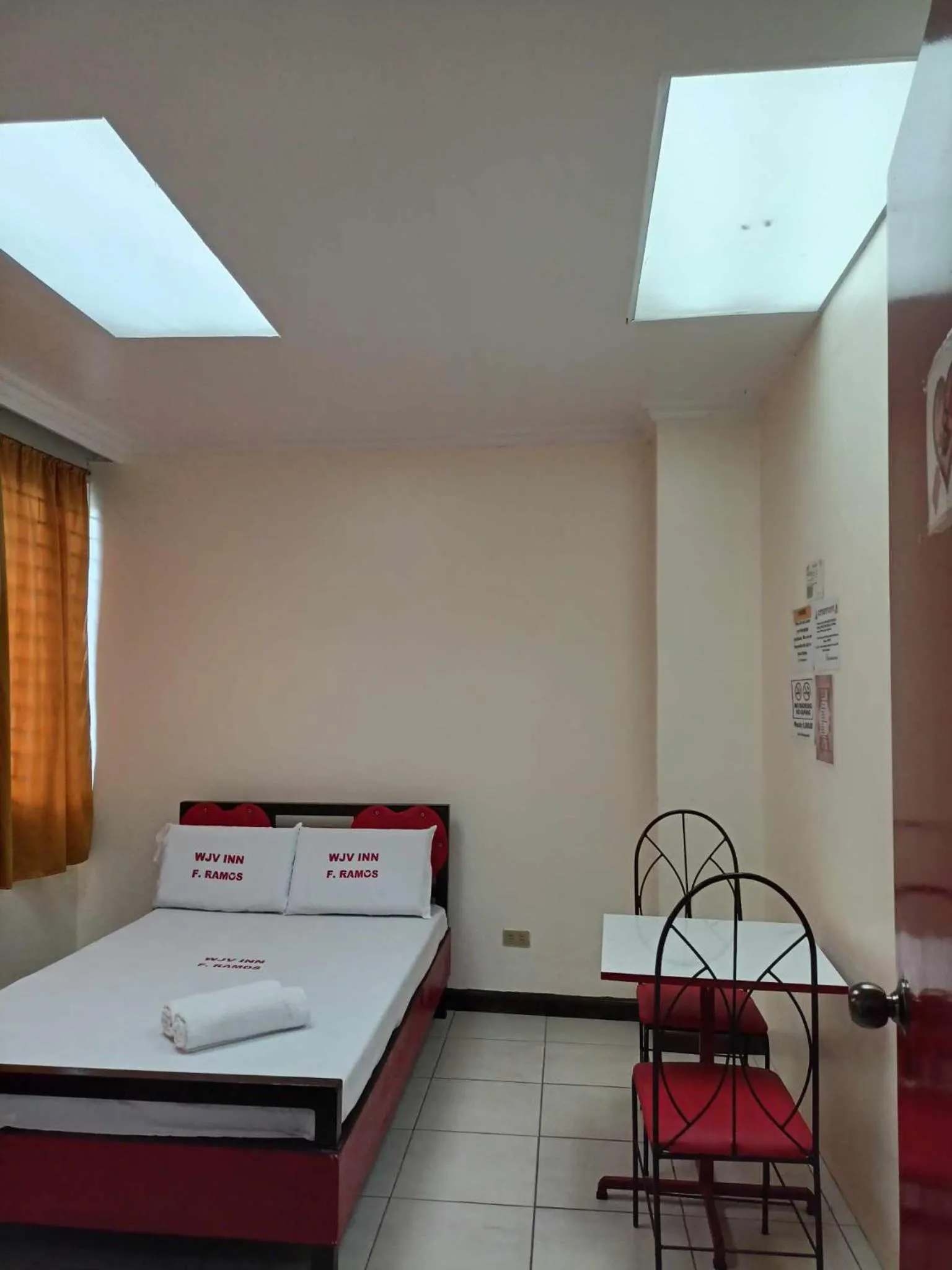 Bed in WJV INN RAMOS