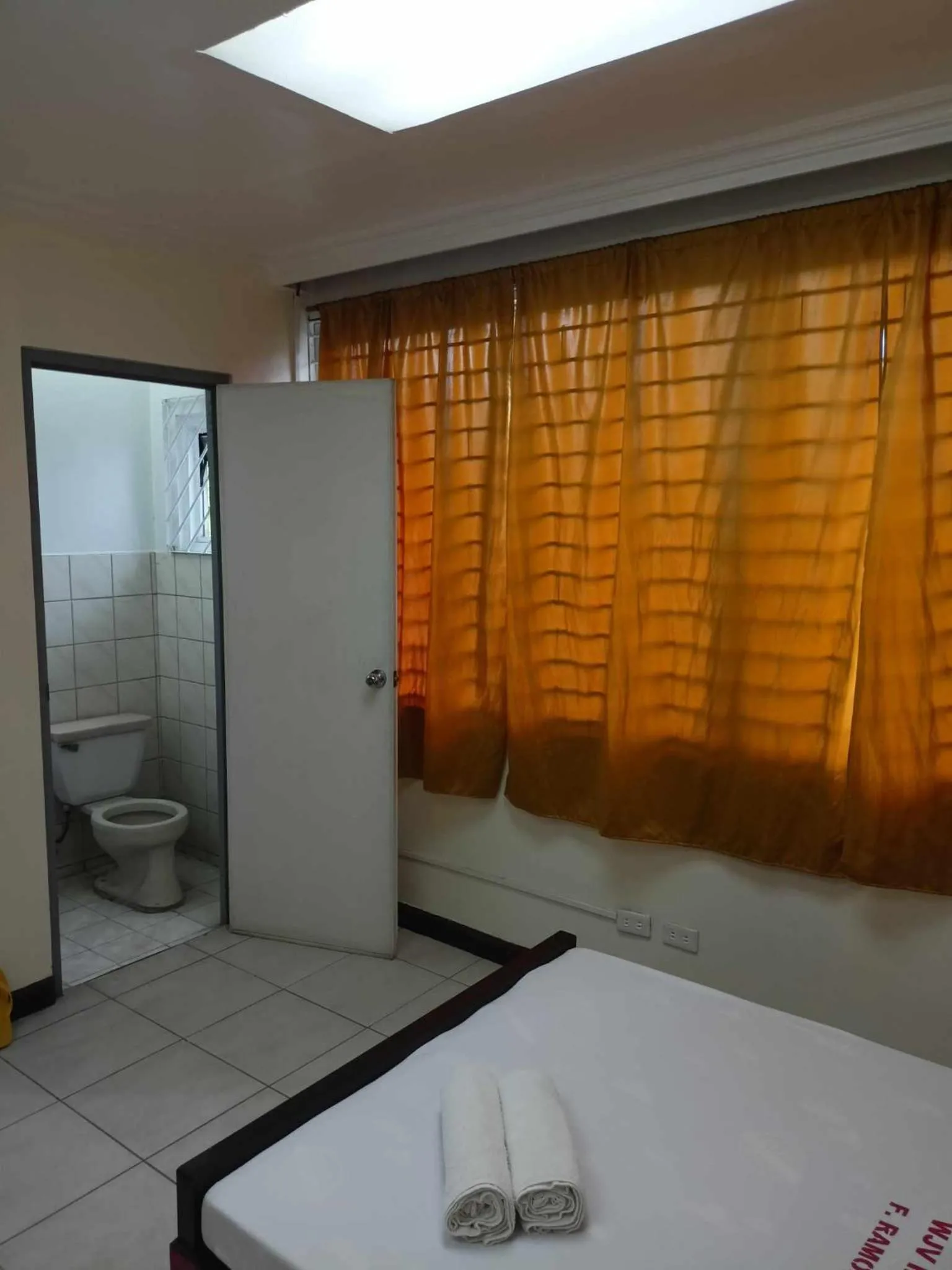 Toilet in WJV INN RAMOS