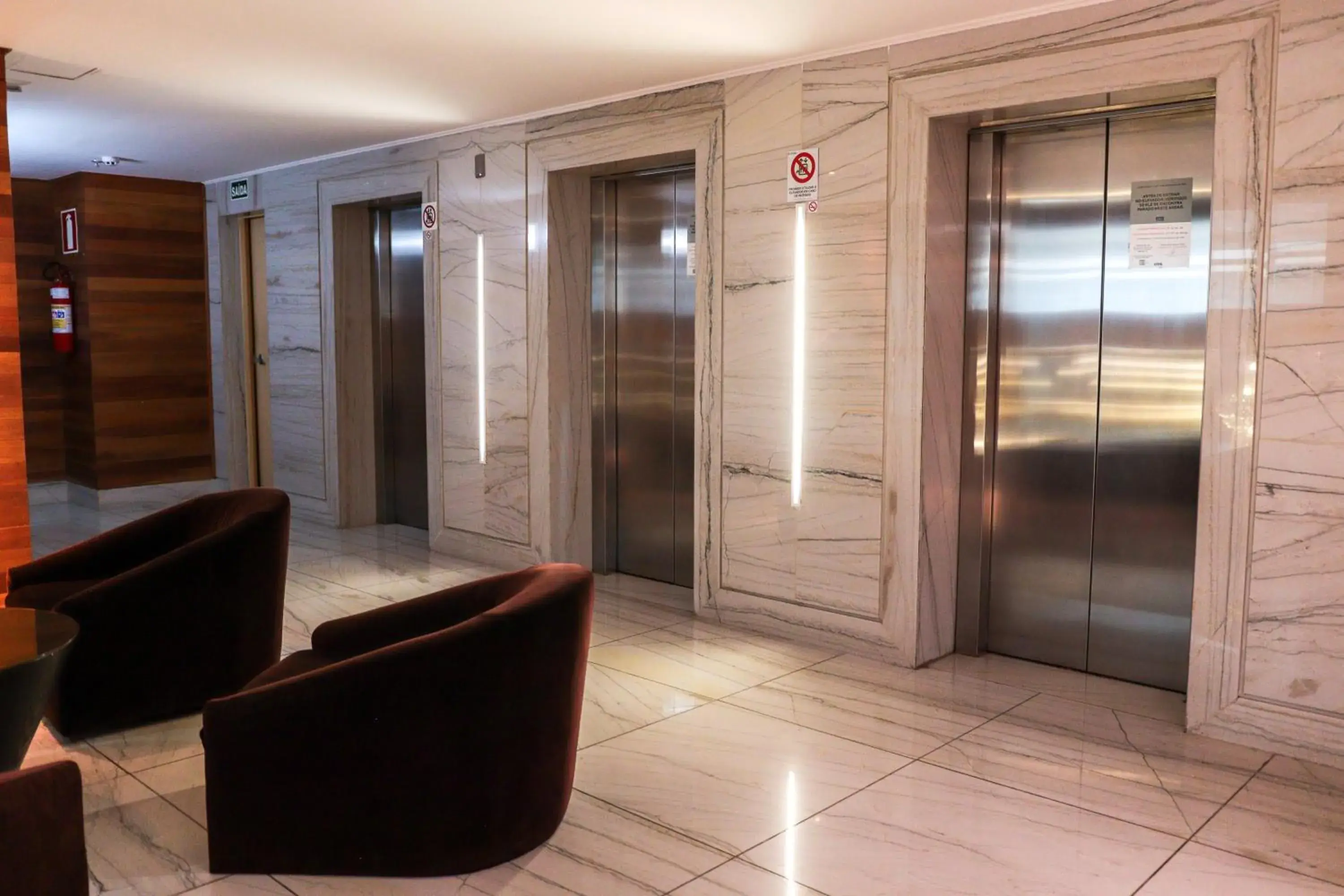 Lounge or bar in Tryp by Wyndham Belo Horizonte Savassi Lounge or bar in Tryp by Wyndham Belo Horizonte Savassi