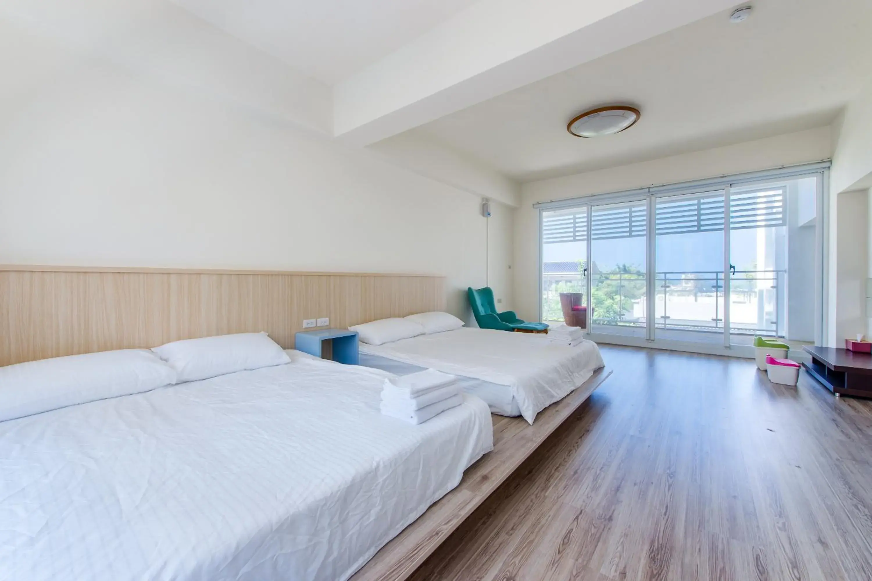 Photo of the whole room, Bed in White House Photo of the whole room, Bed in White House