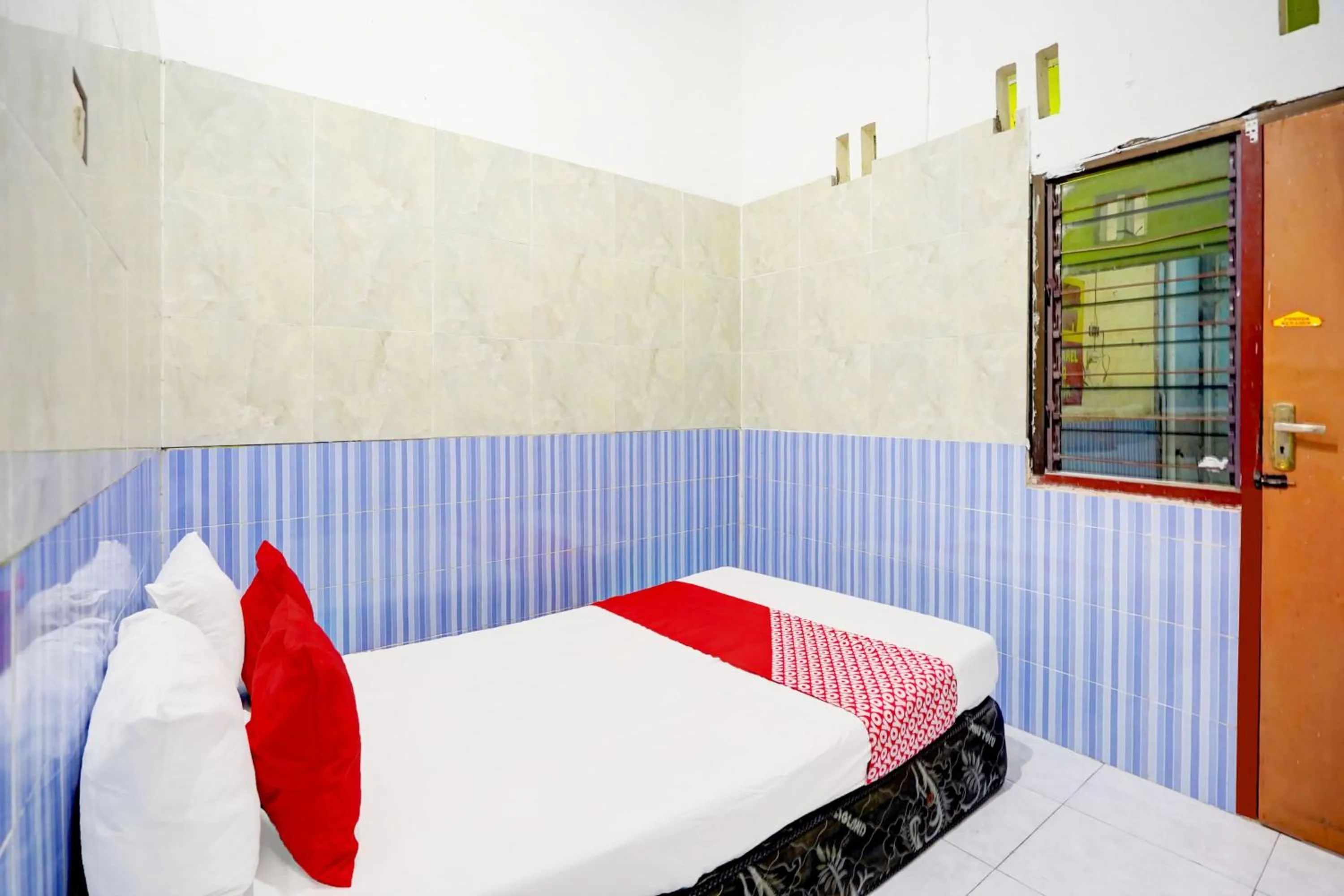 Bedroom, Bed in OYO Life 93061 Kost Vicky Syariah
