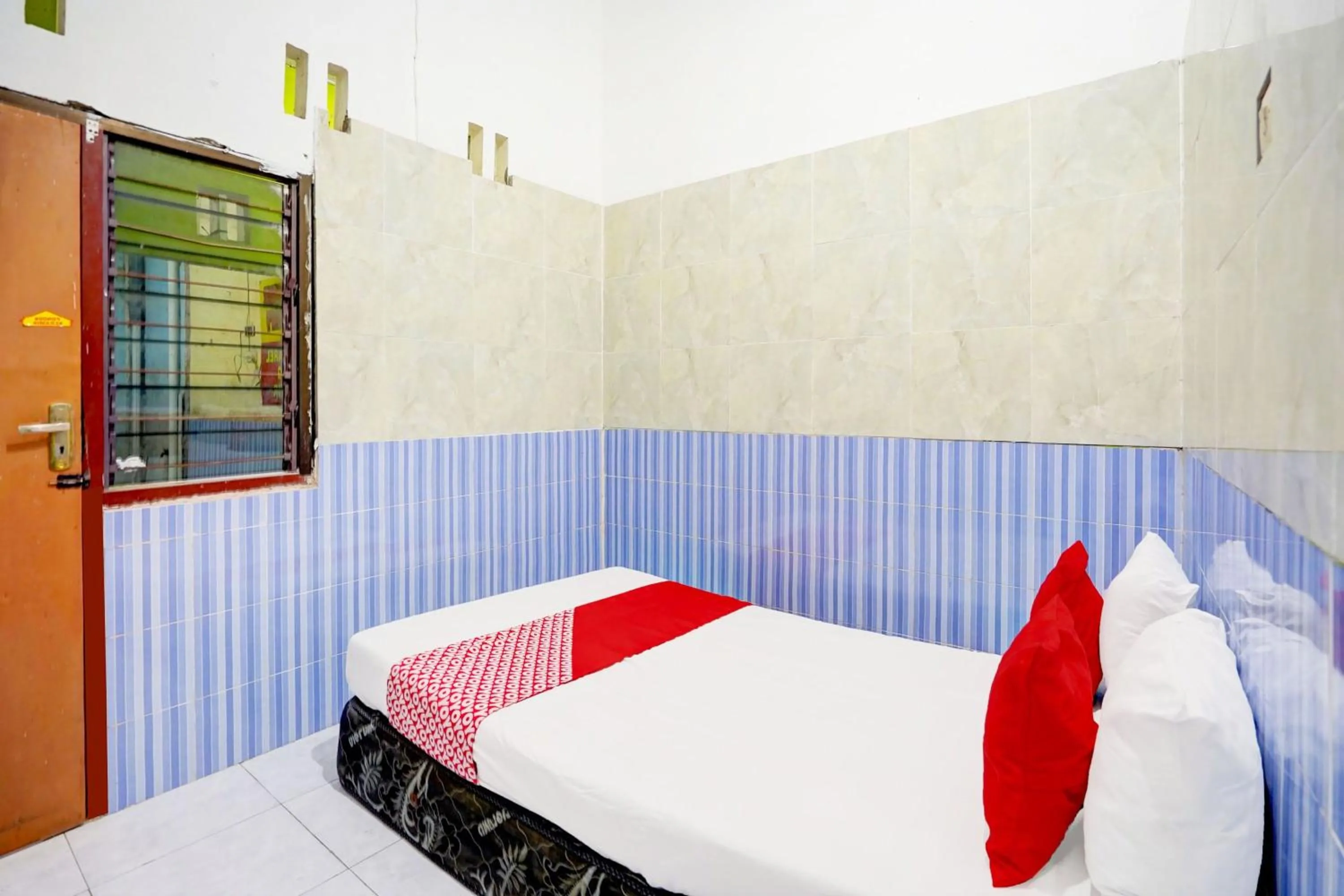 Bedroom, Bed in OYO Life 93061 Kost Vicky Syariah