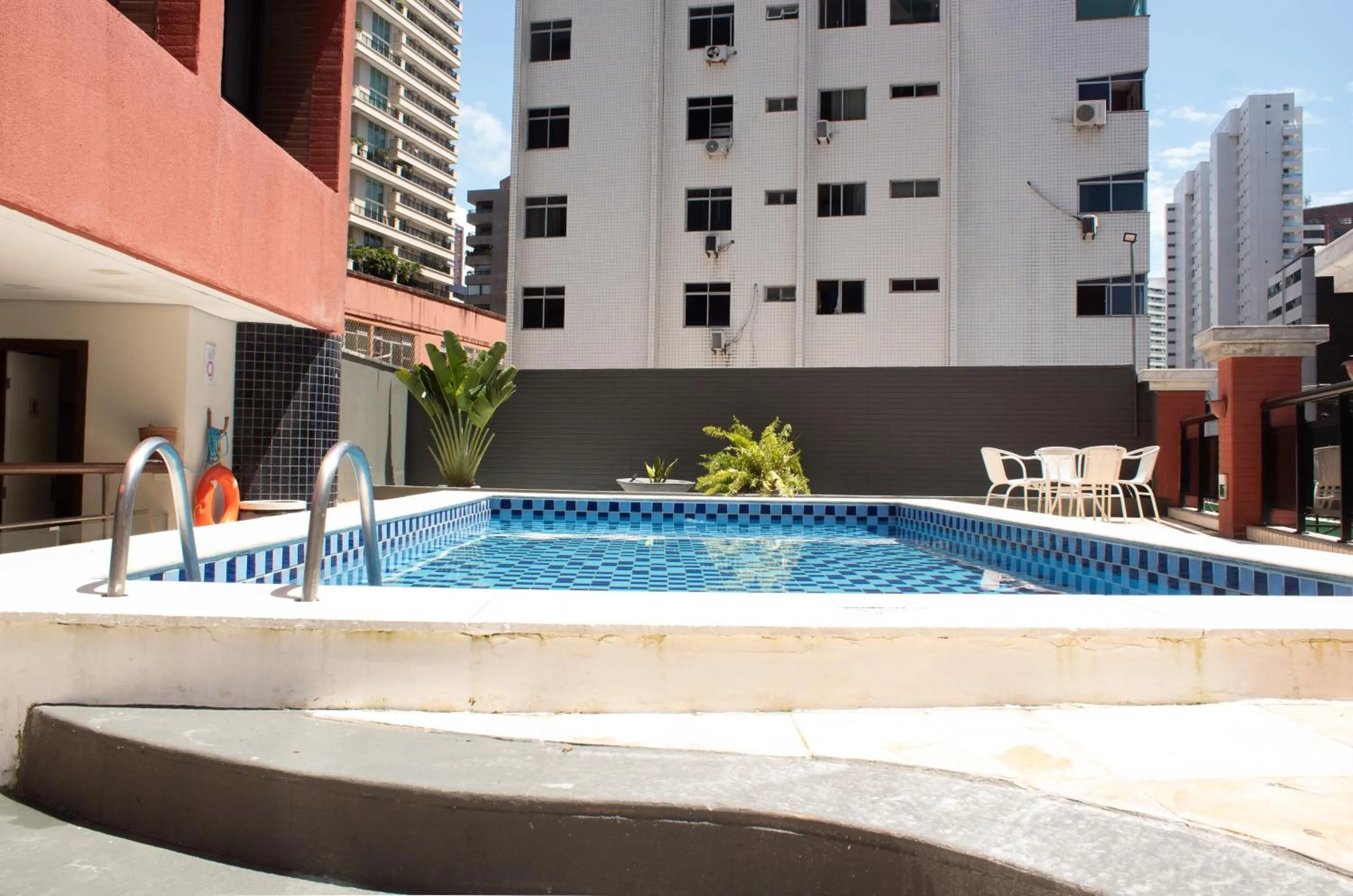 Swimming pool in Flat Fortaleza Meireles
