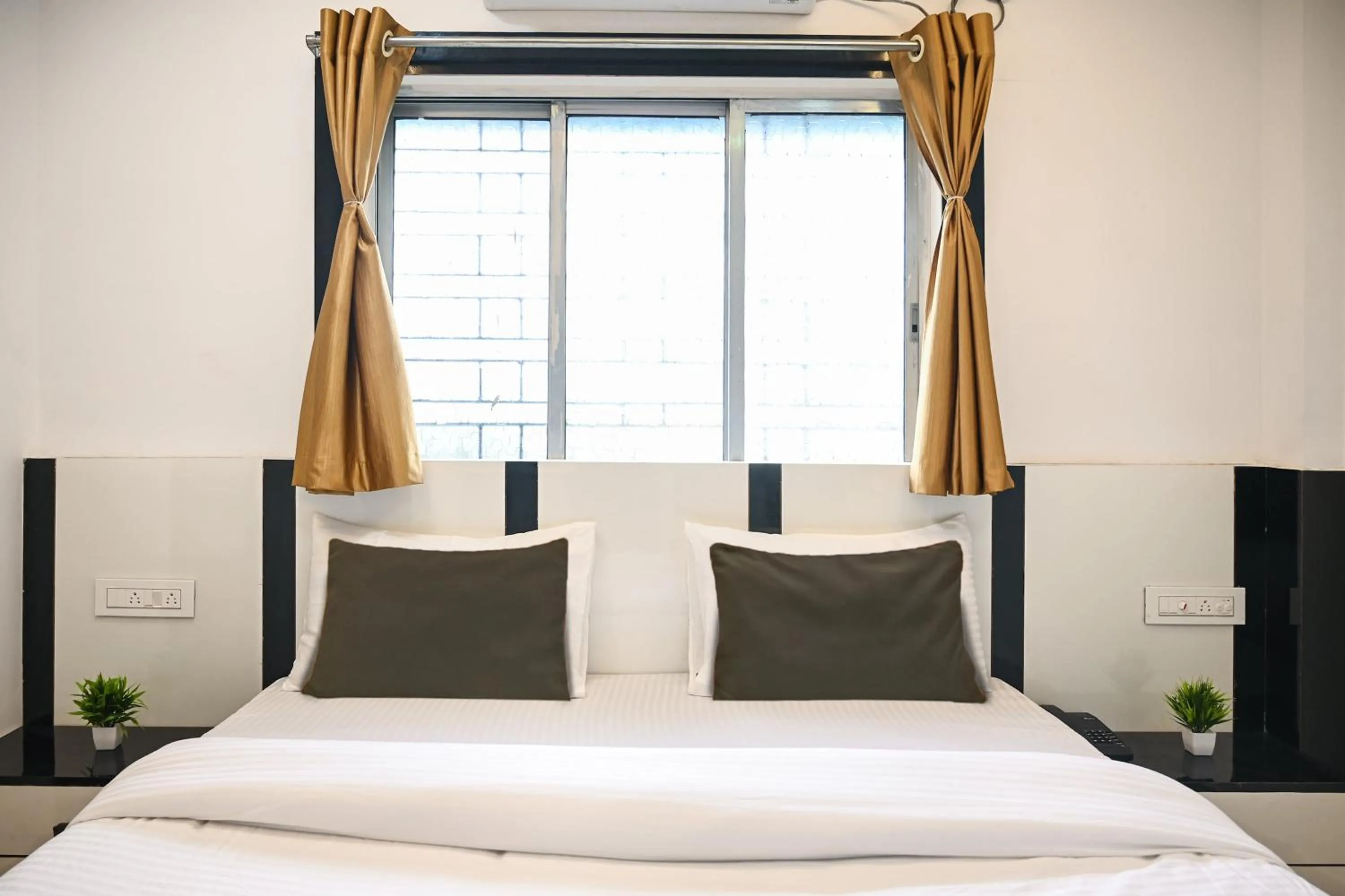 Bedroom, Bed in Super Collection O Heritage Near Acropolis Mall